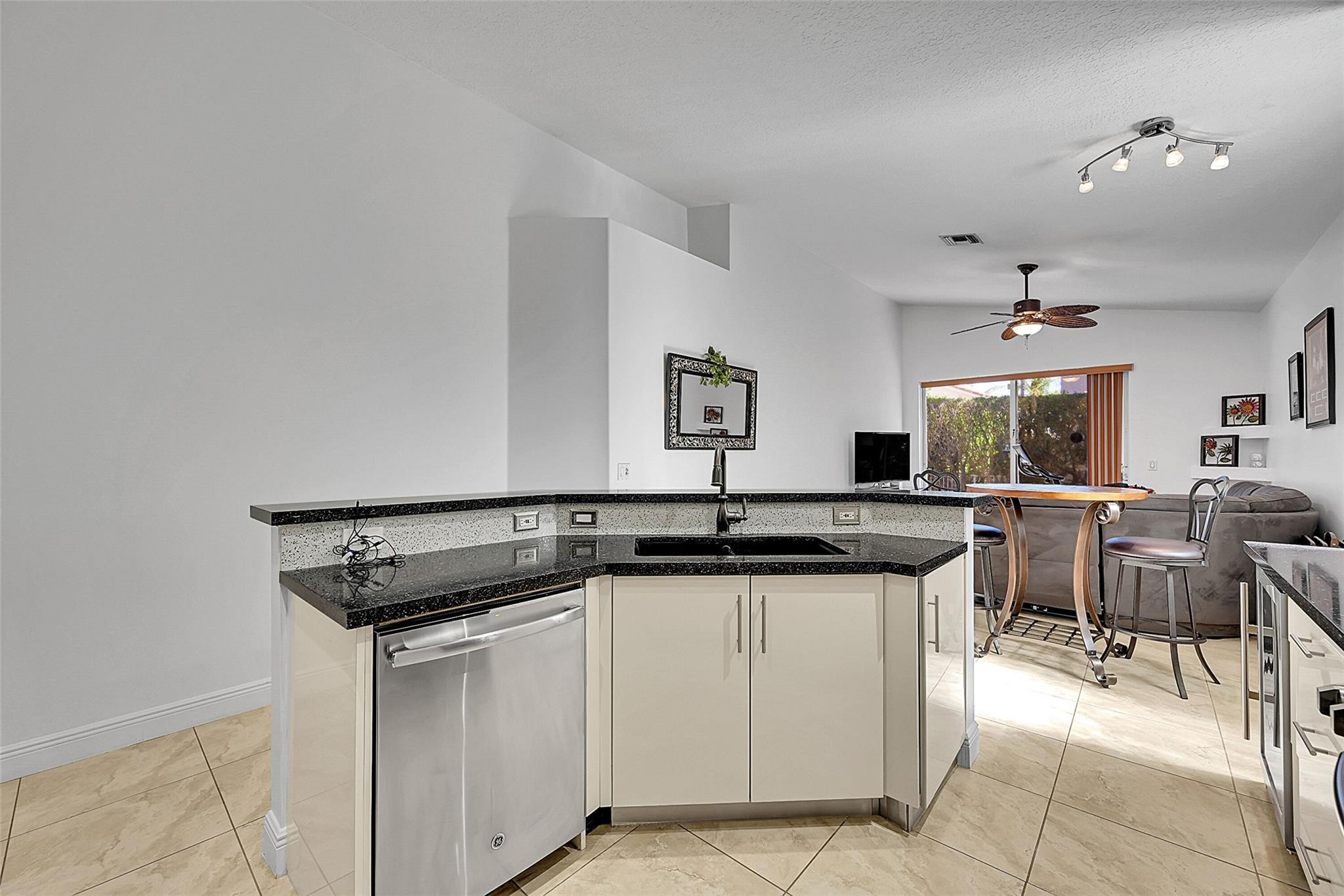 5305 NW 126th Dr