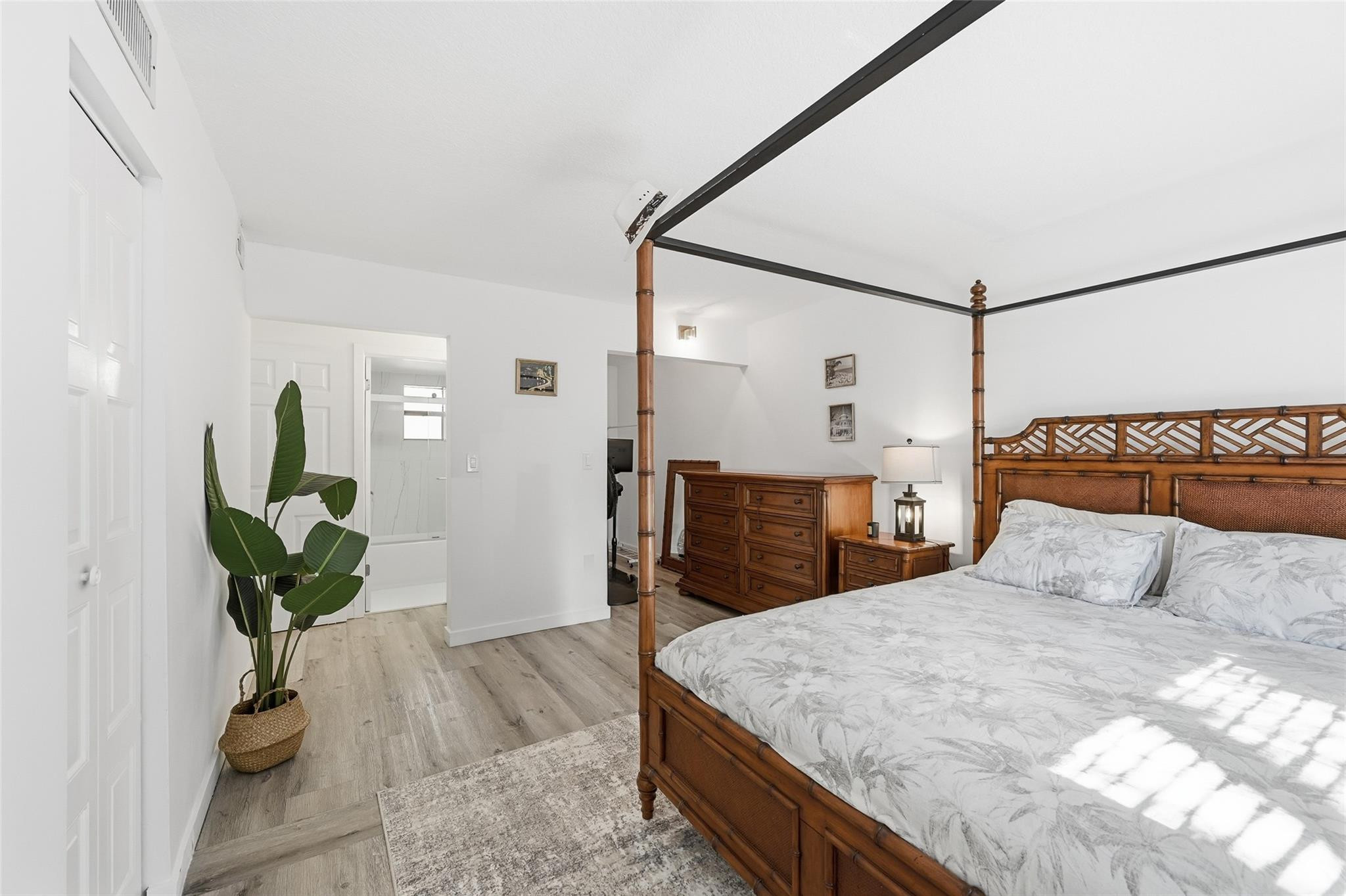 6755 W Broward Blvd 304