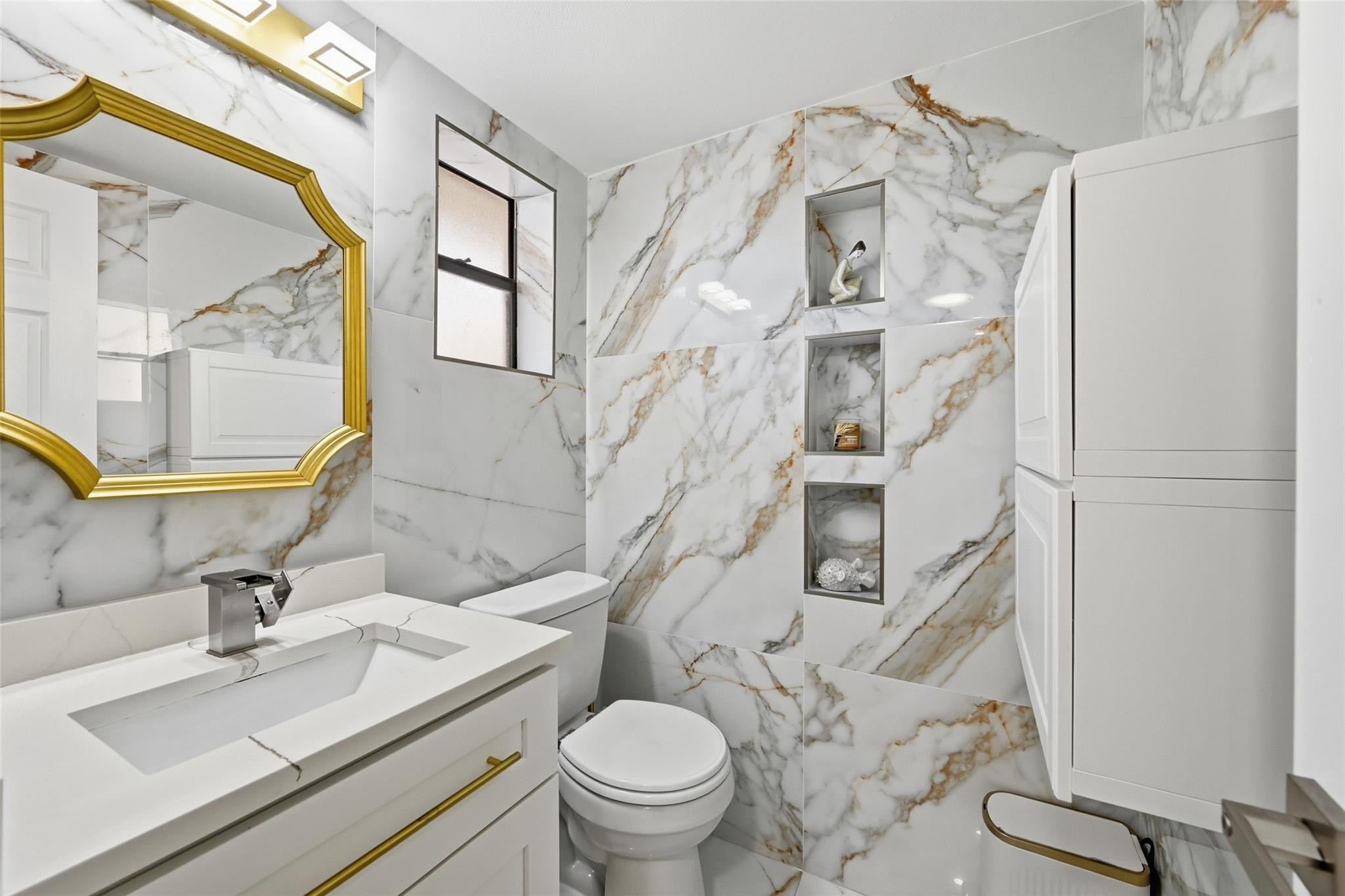 6755 W Broward Blvd 304