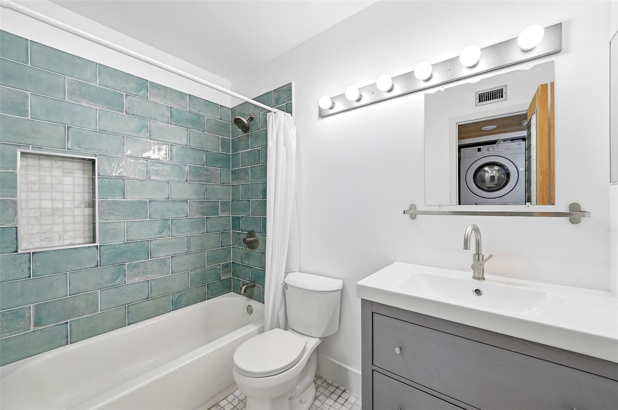 3053 Carambola Circle 2327, Coconut Creek Unit: 2327