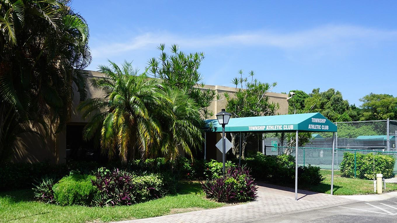3053 Carambola Circle 2327, Coconut Creek Unit: 2327