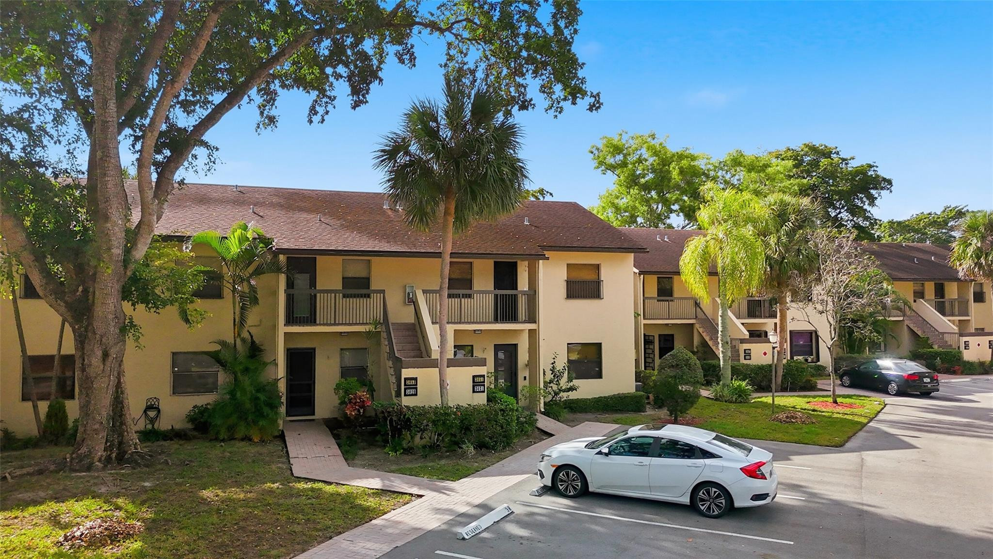 3053 Carambola Circle 2327, Coconut Creek Unit: 2327