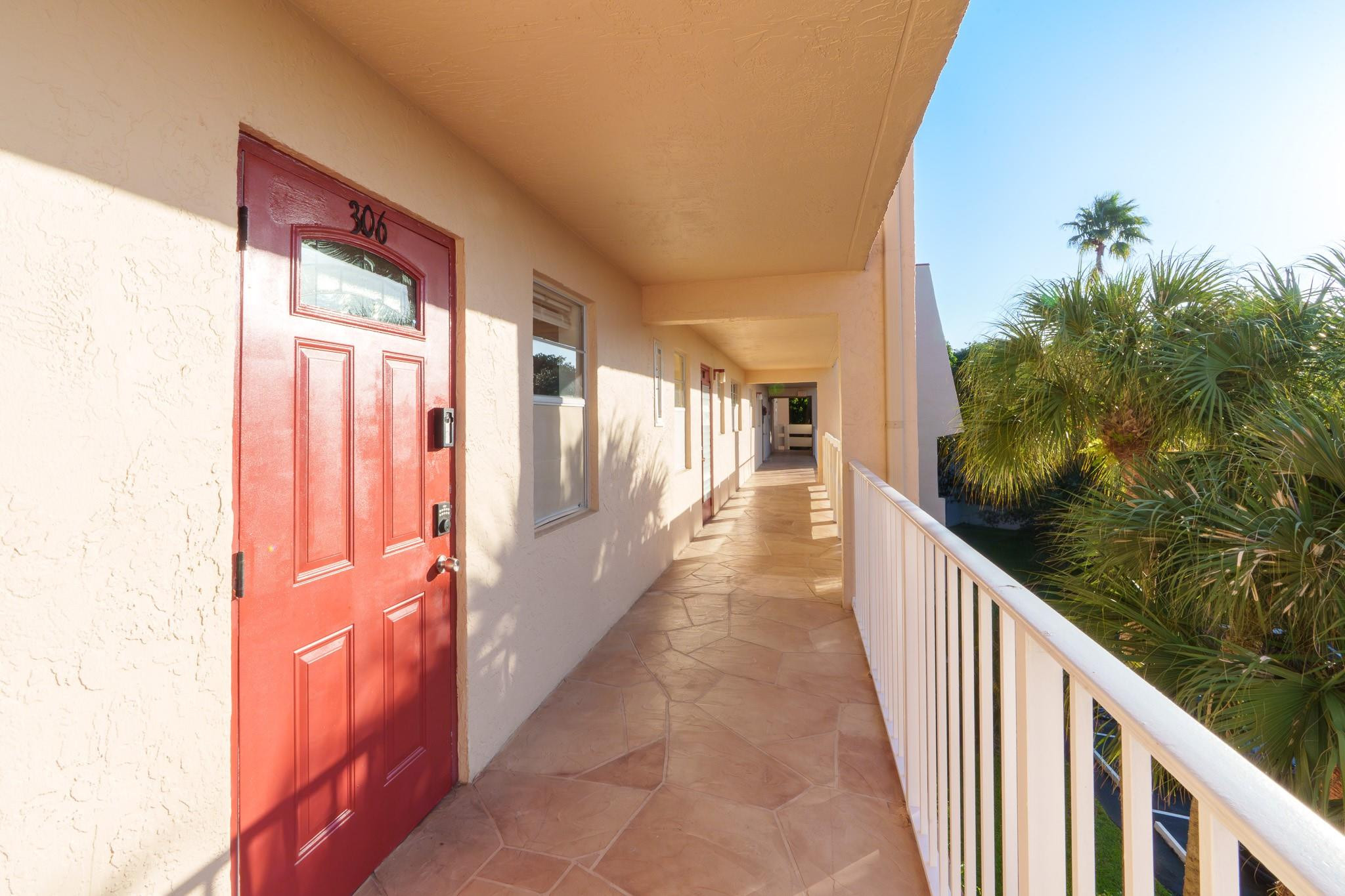 1010 Country Club Dr 306