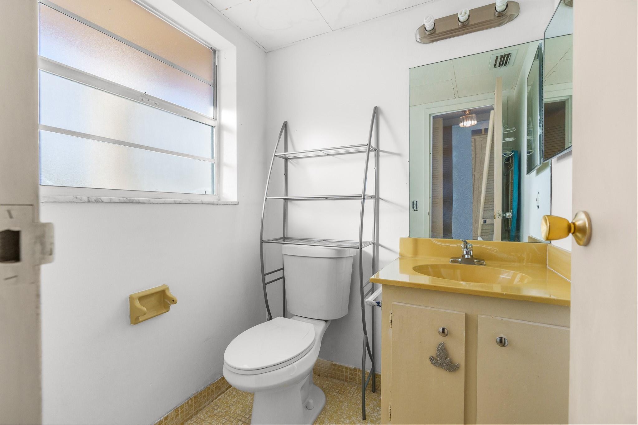 1010 Country Club Dr 306