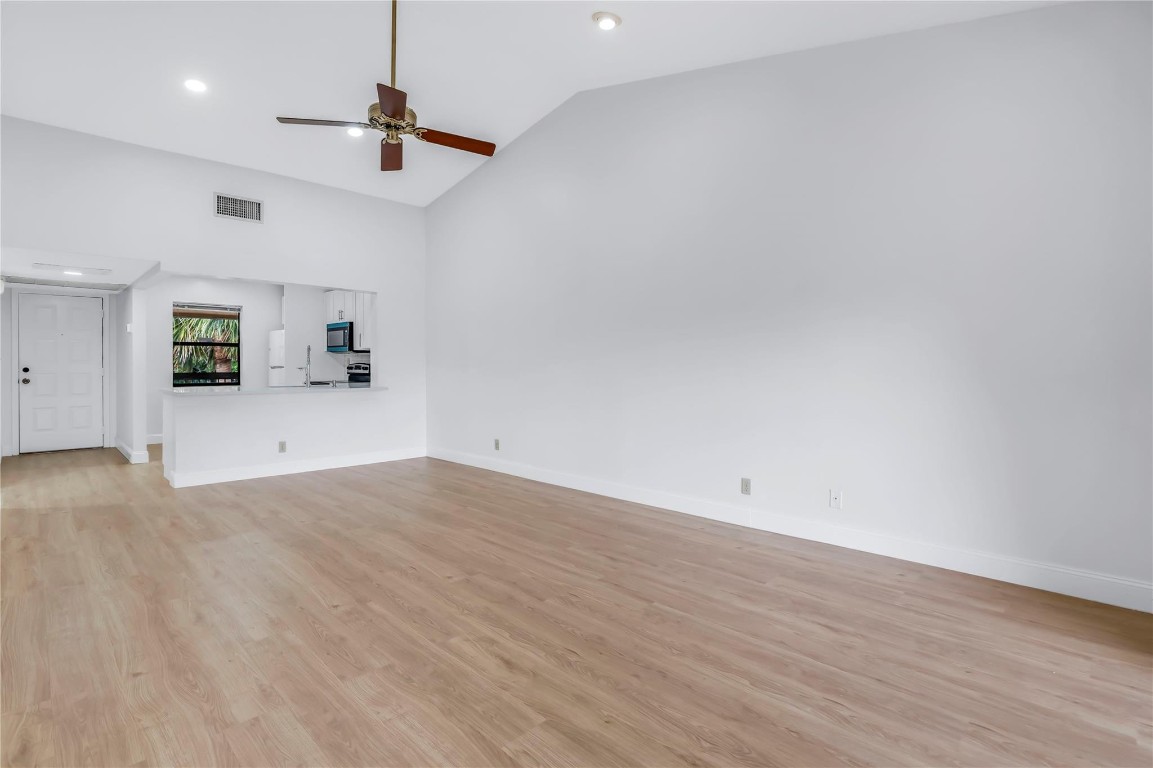 3211 S Carambola Cir S 23106