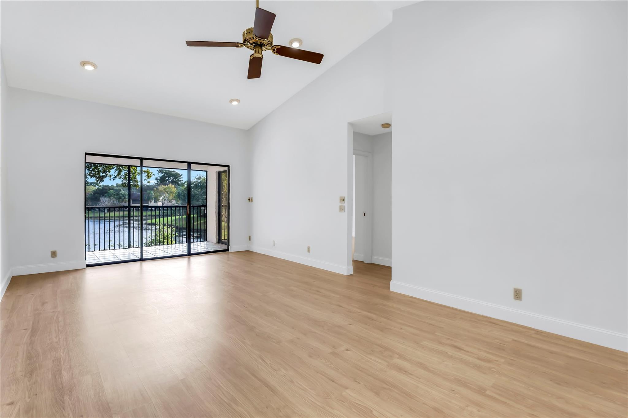 3211 S Carambola Cir S 23106