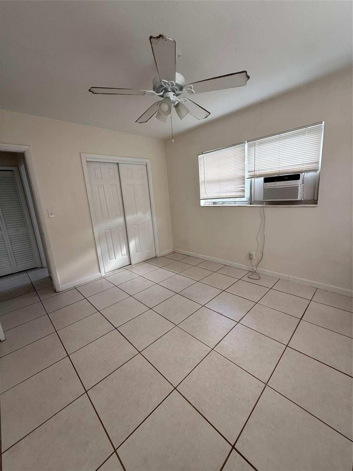 241 SE PARK ST 1