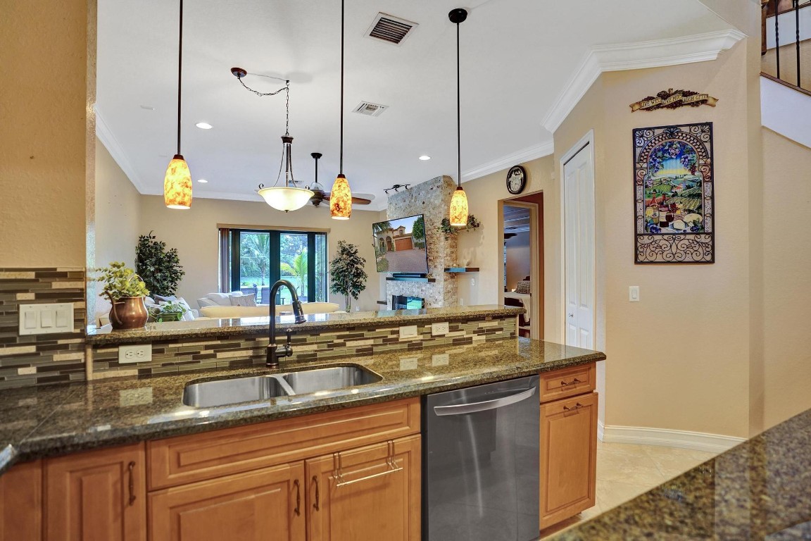 11324 NW 72nd Place, Parkland