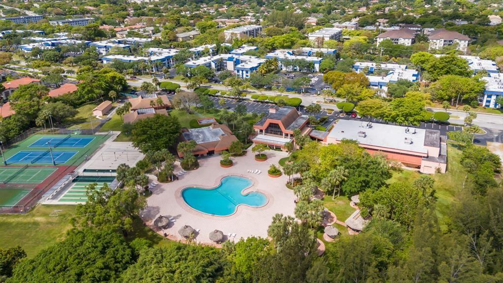 3120 Holiday Springs Boulevard 106, Margate Unit: 106