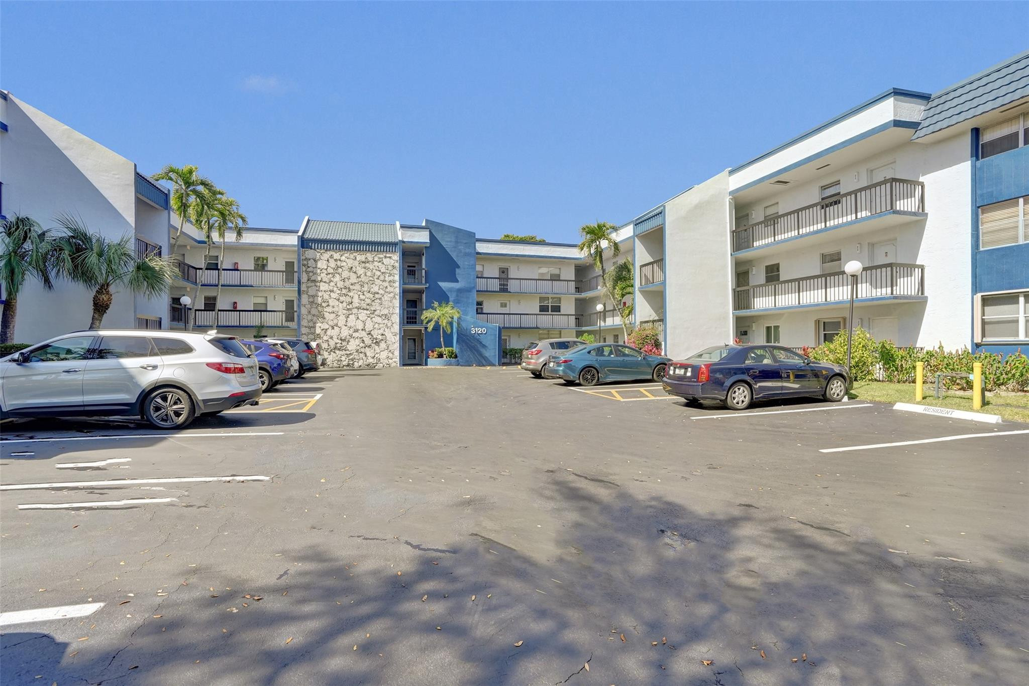 3120 Holiday Springs Boulevard 106, Margate Unit: 106
