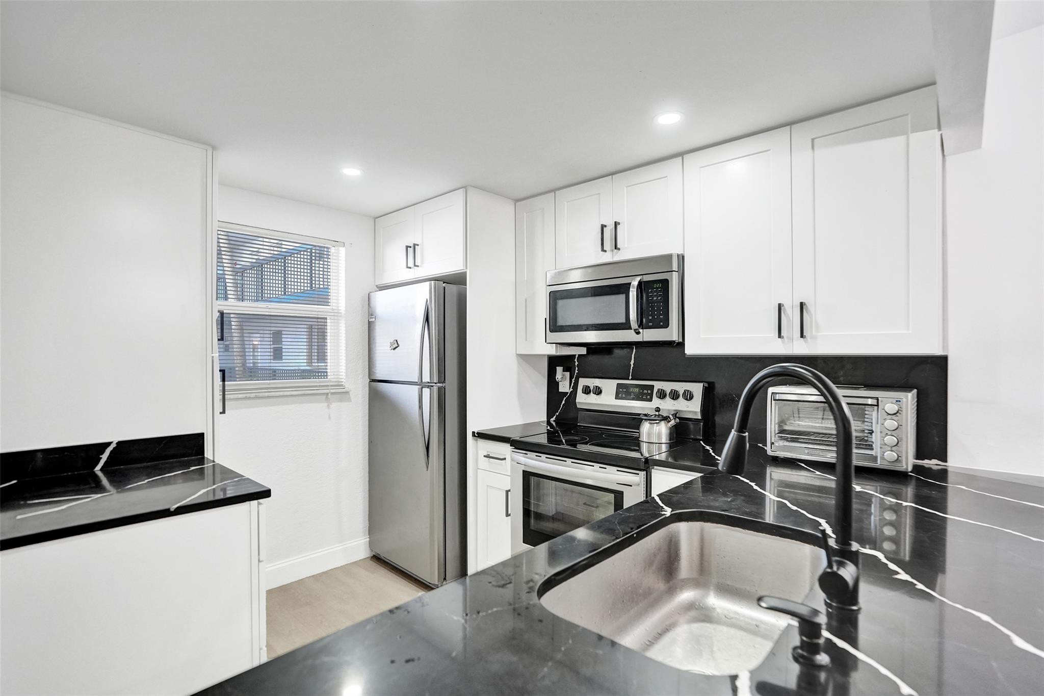 3120 Holiday Springs Boulevard 106, Margate Unit: 106