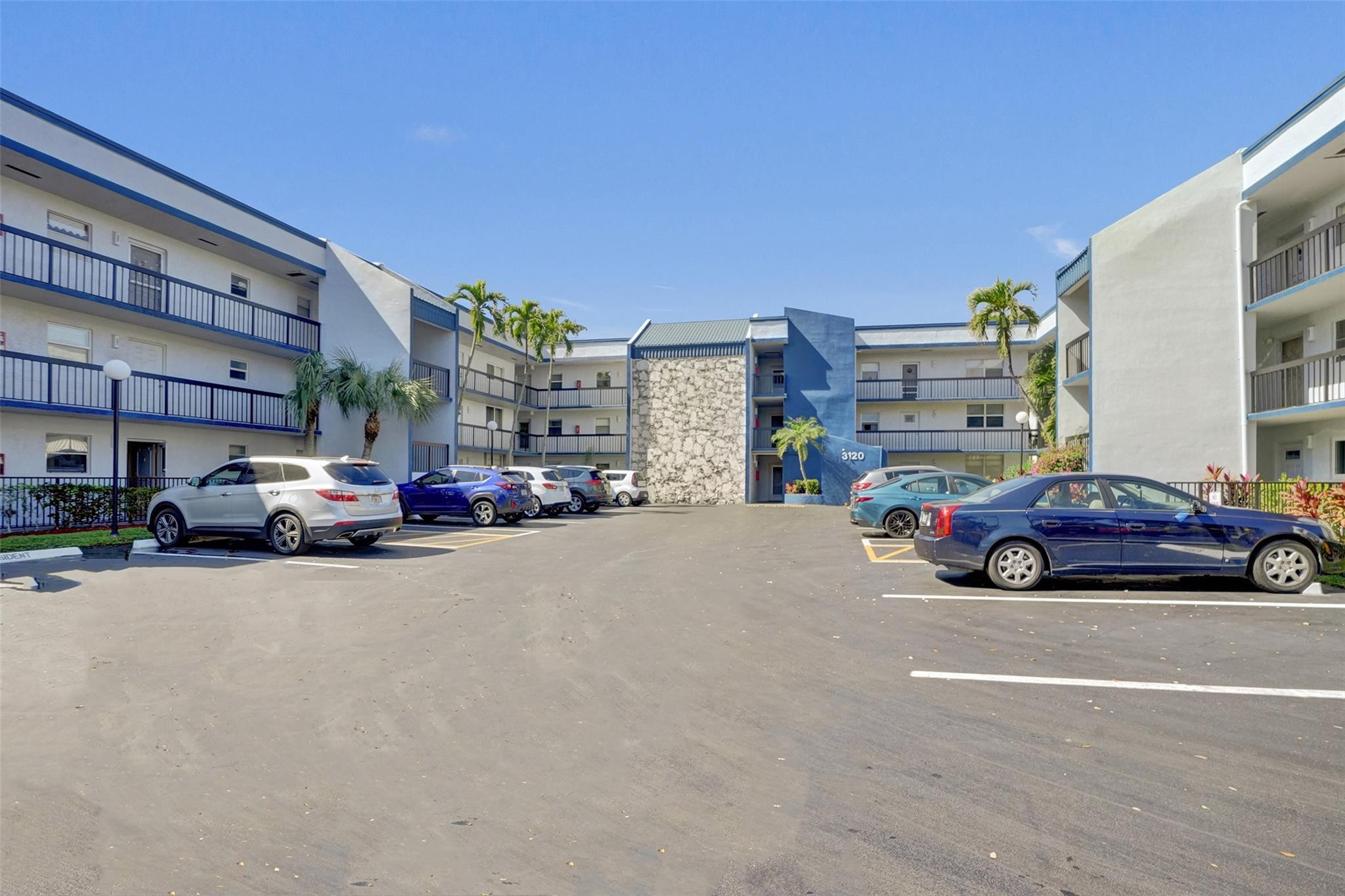 3120 Holiday Springs Boulevard 106, Margate Unit: 106