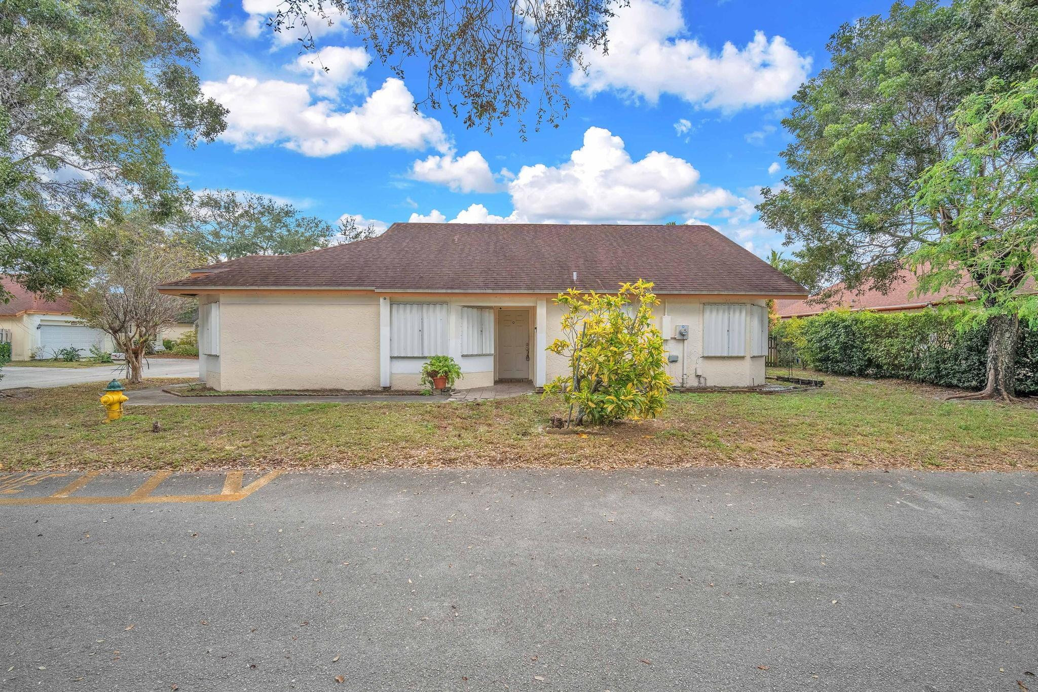 155 Colly Way, North Lauderdale