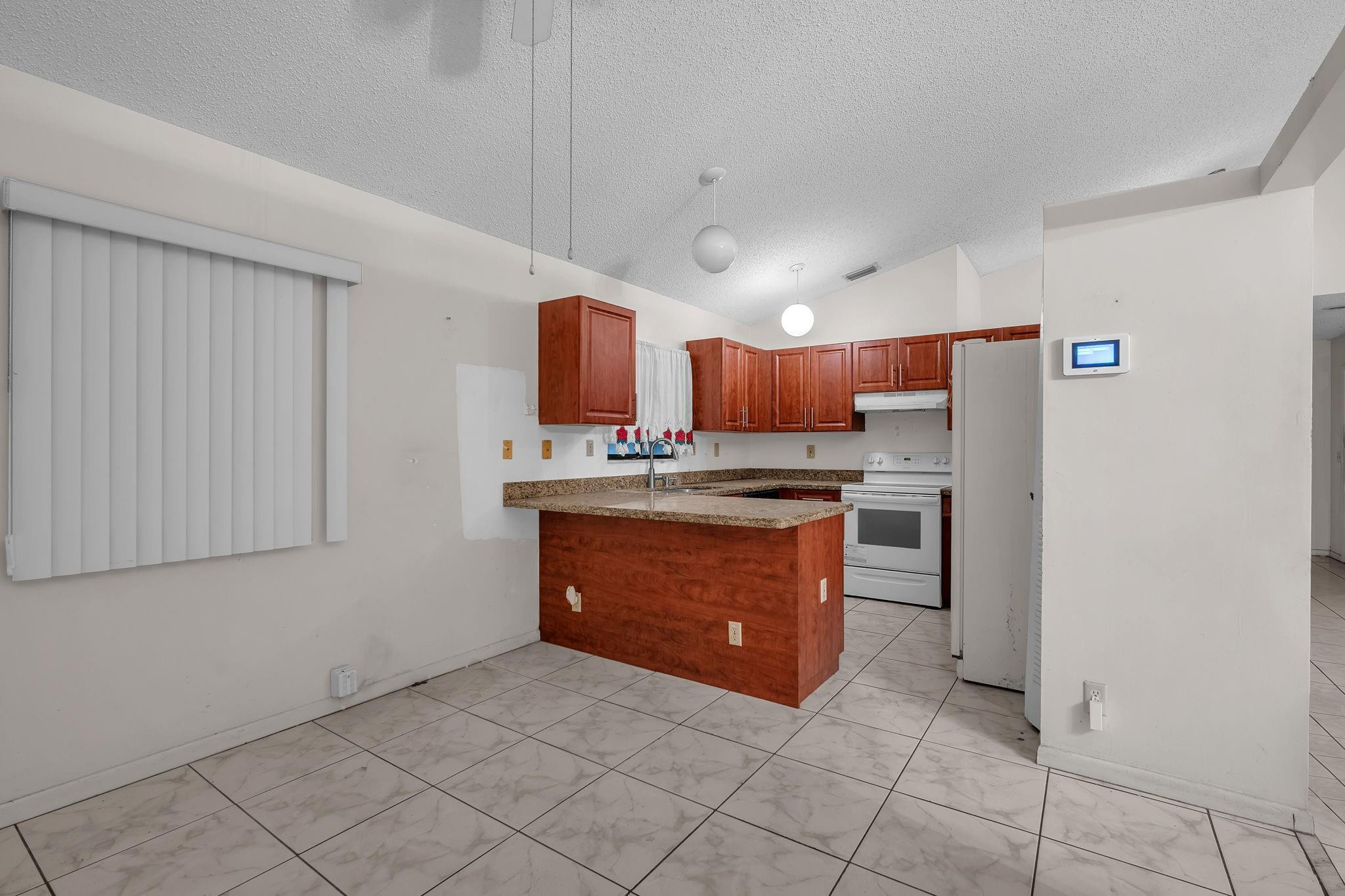 155 Colly Way, North Lauderdale