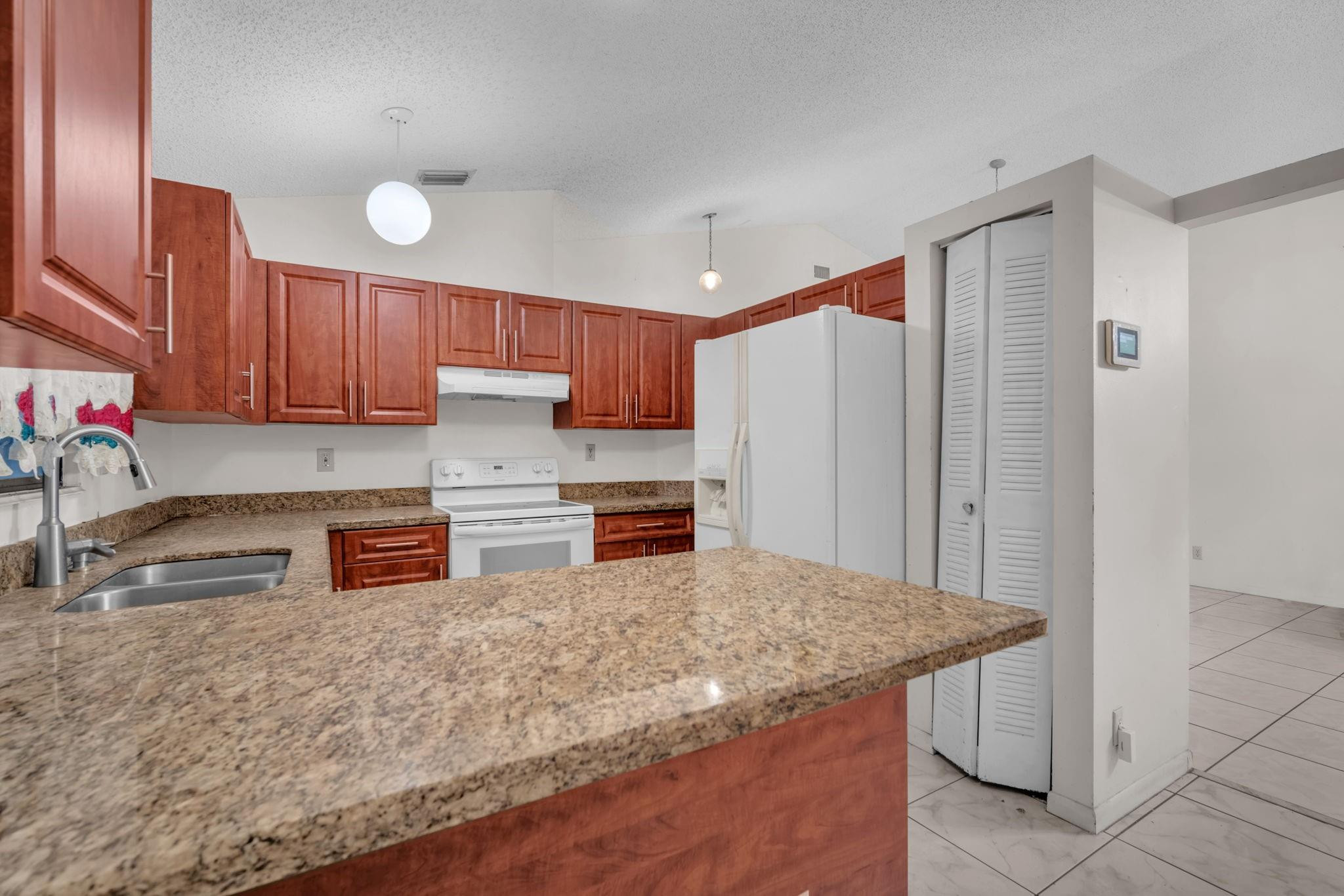 155 Colly Way, North Lauderdale