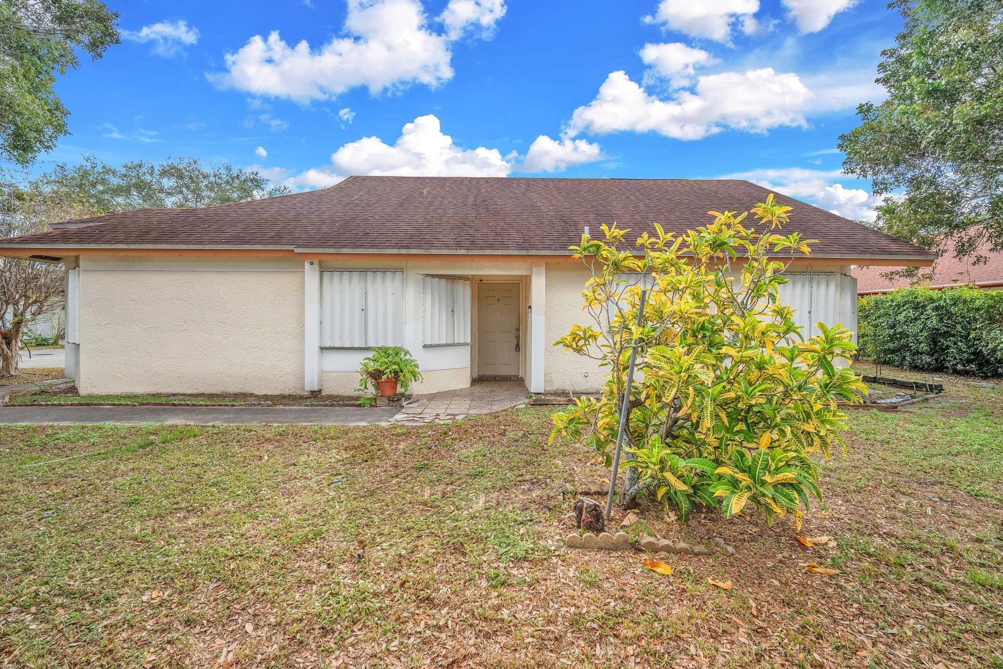 155 Colly Way, North Lauderdale