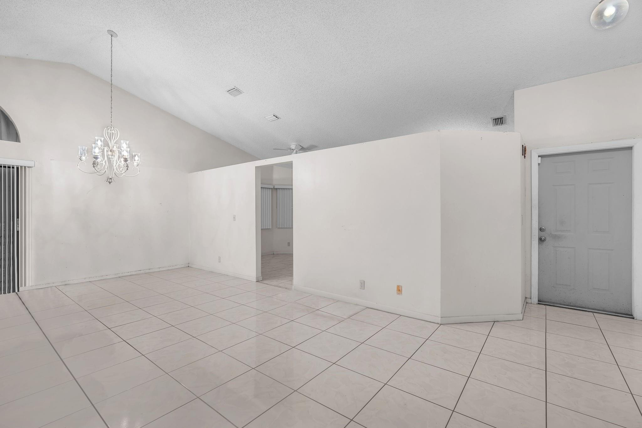 155 Colly Way, North Lauderdale