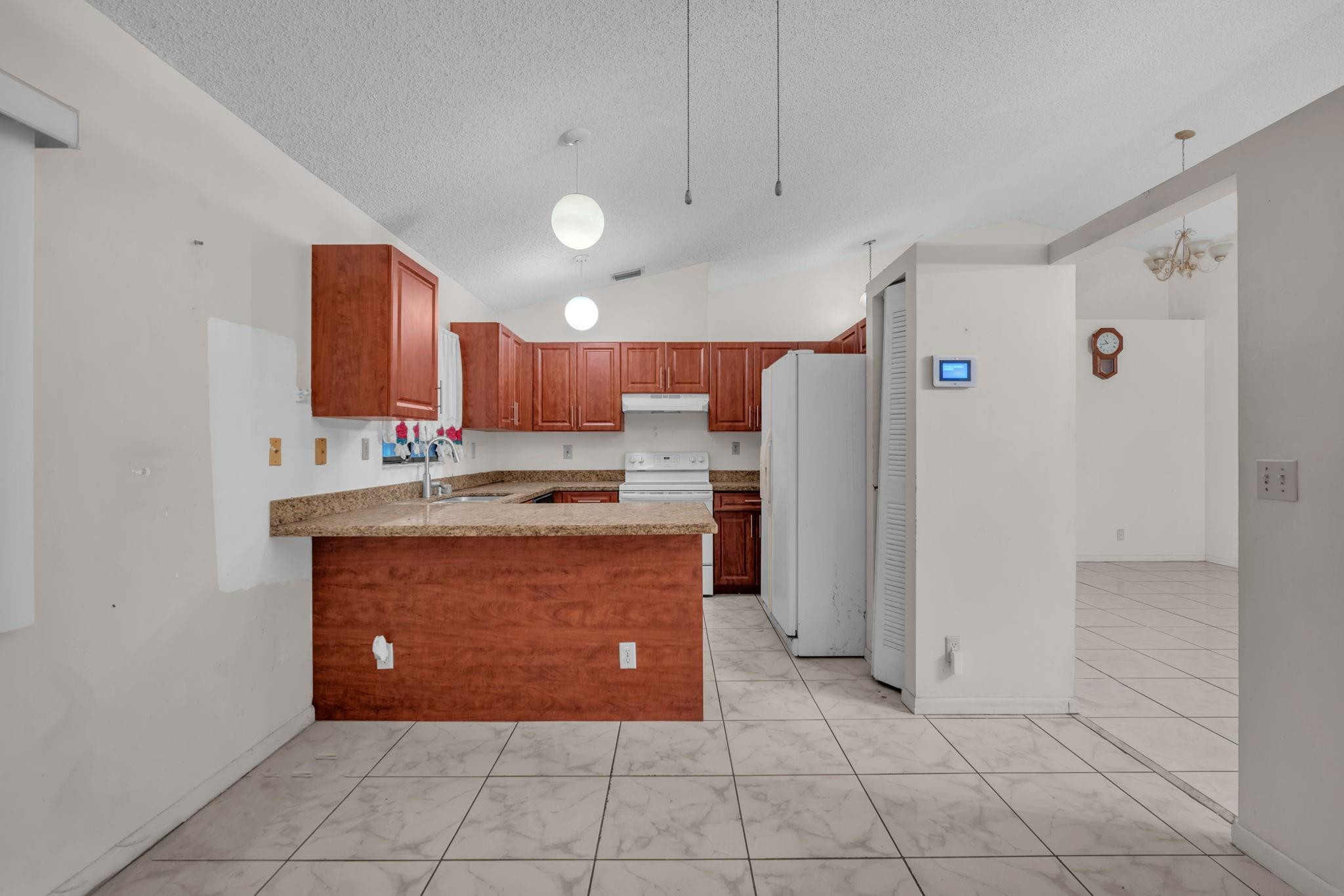 155 Colly Way, North Lauderdale