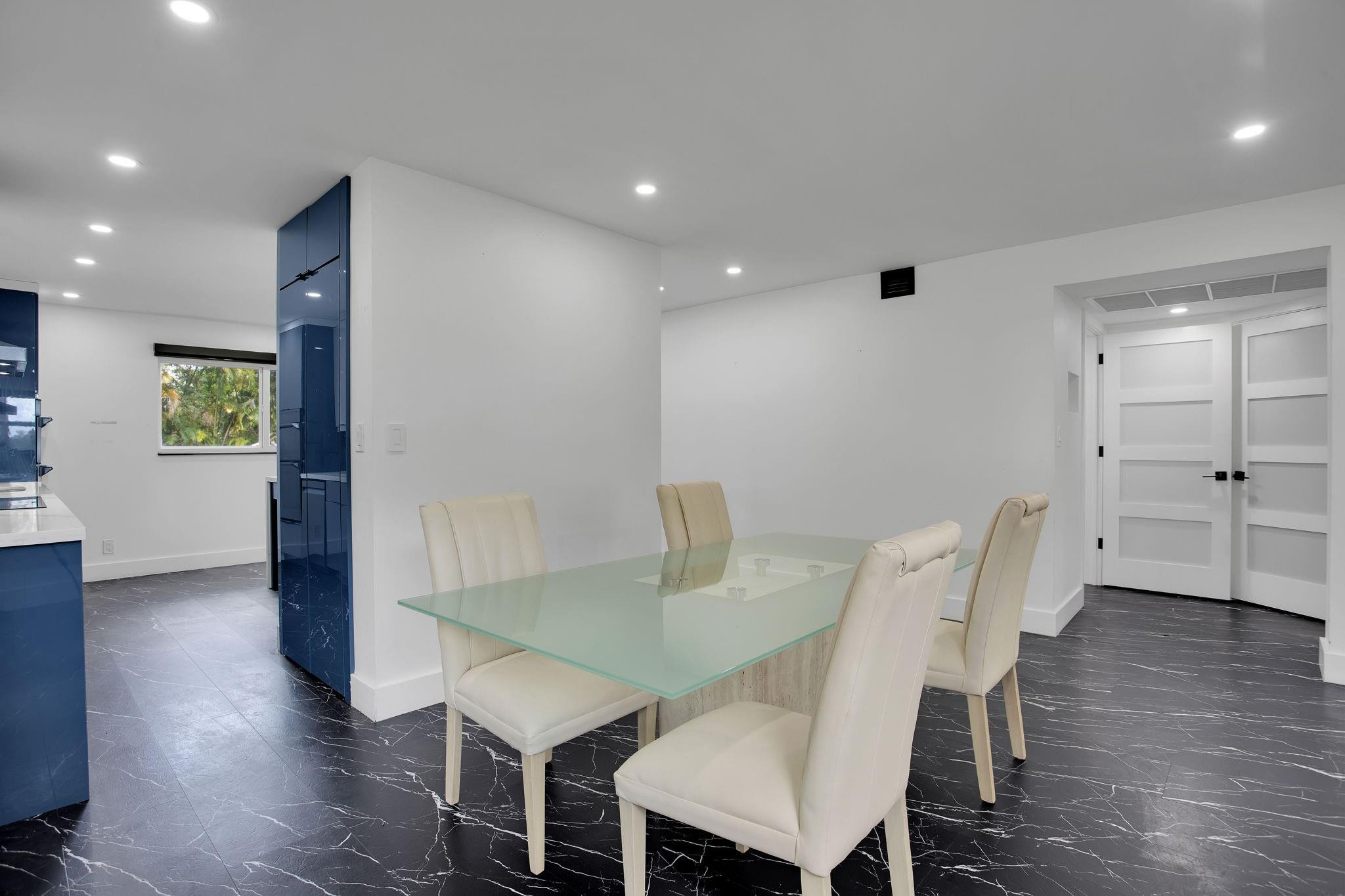 1601 Abaco M1
