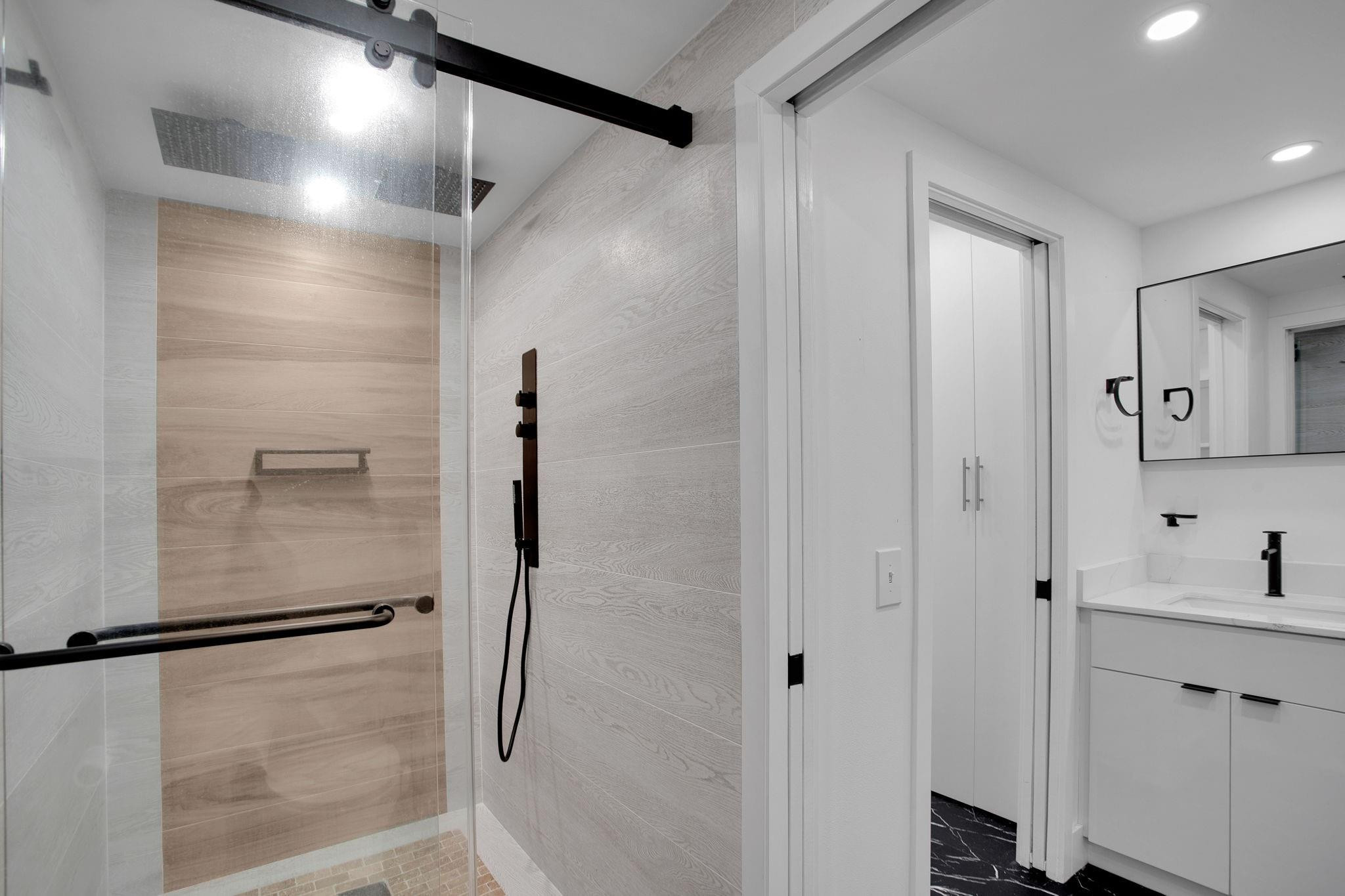 1601 Abaco M1