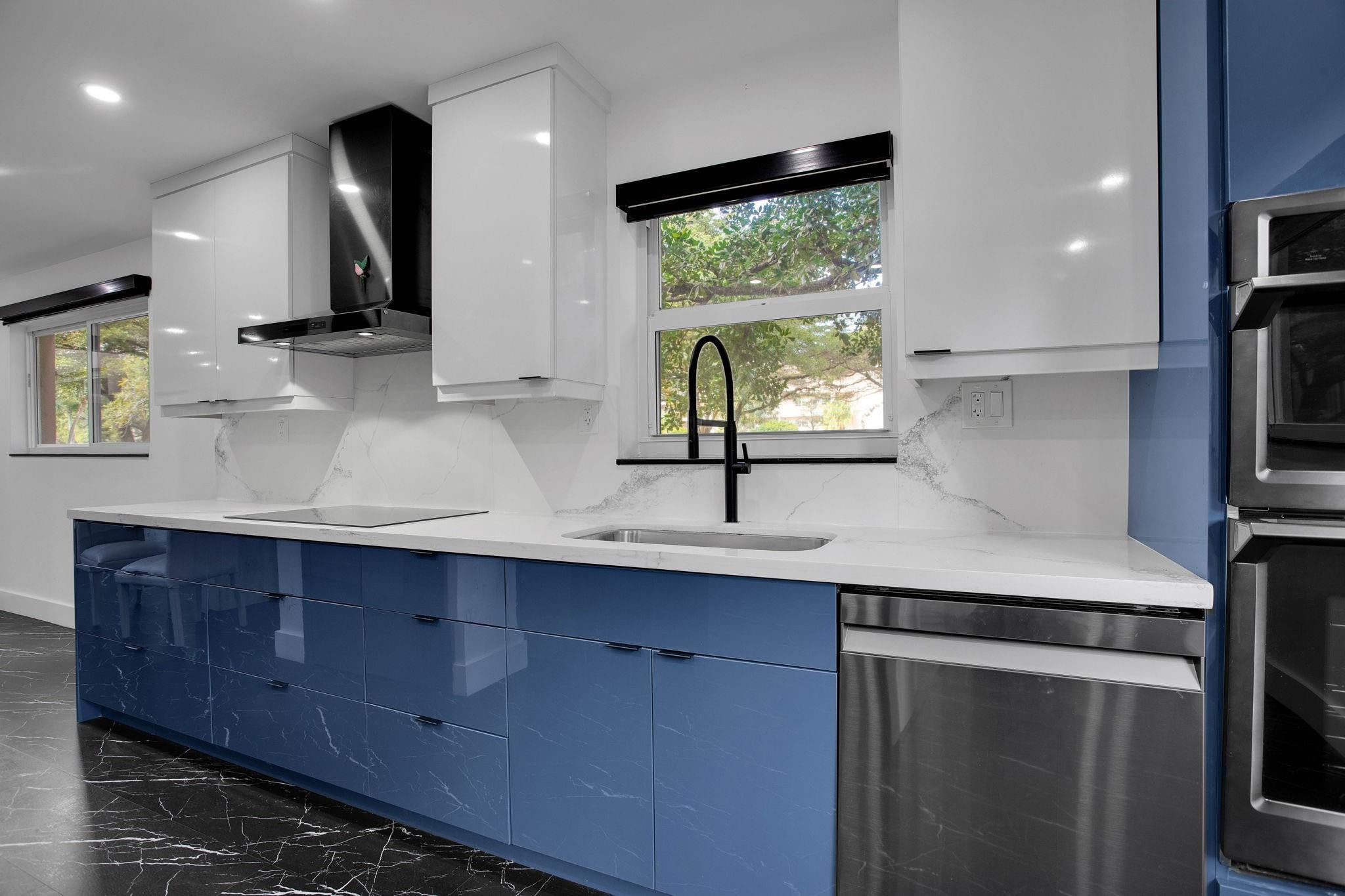 1601 Abaco M1