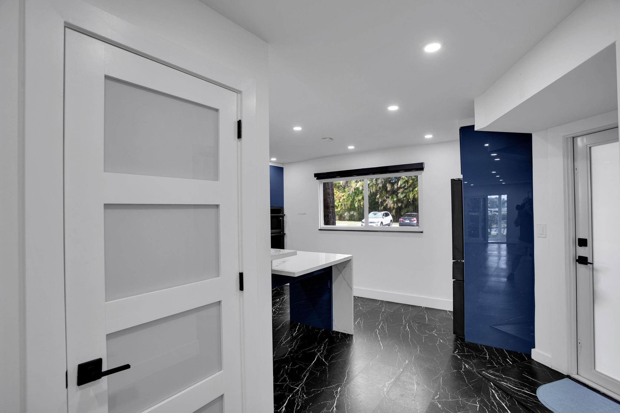 1601 Abaco M1