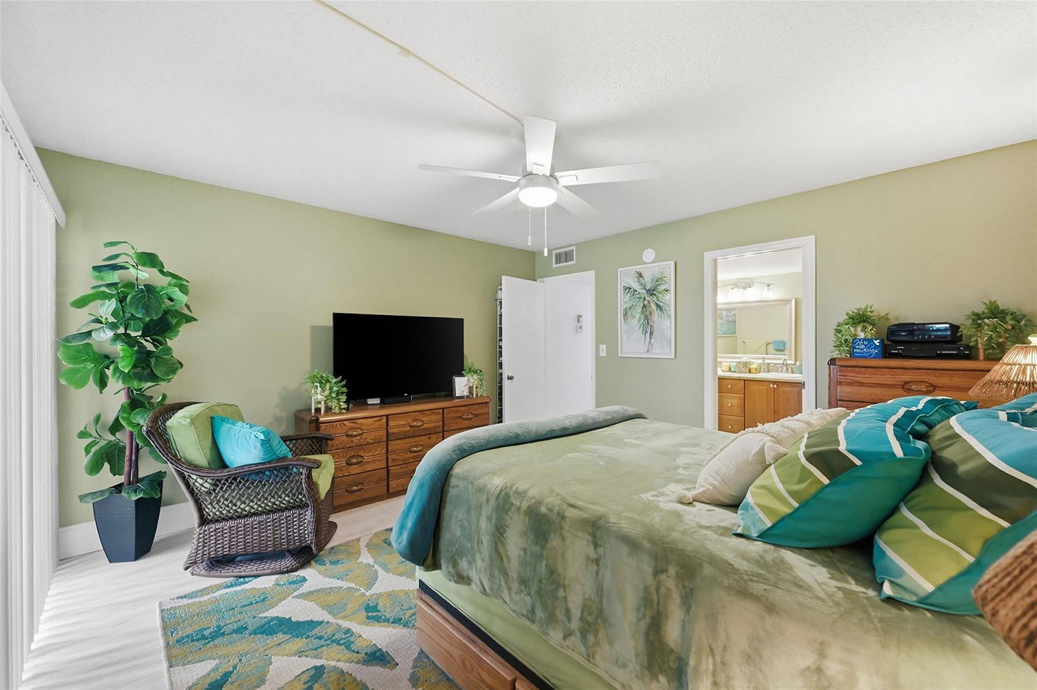 3003 Portofino Isle B2