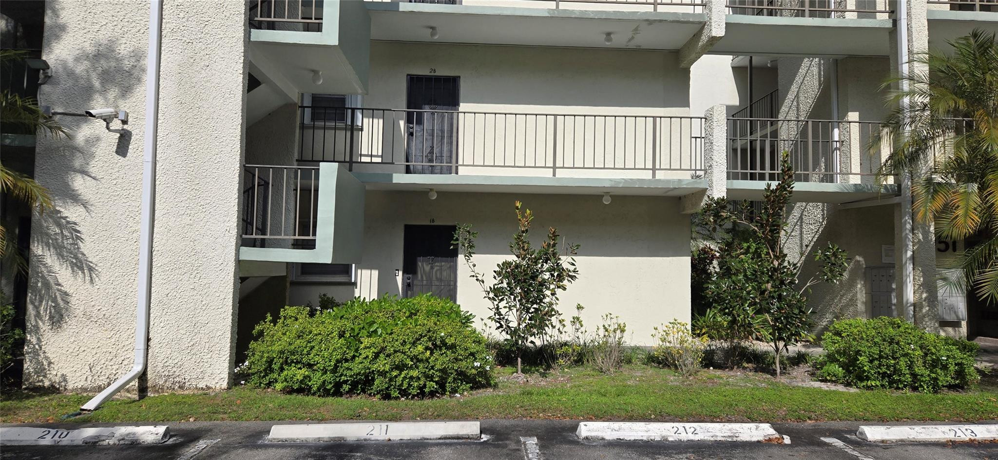 8951 N New River Canal Road 1B