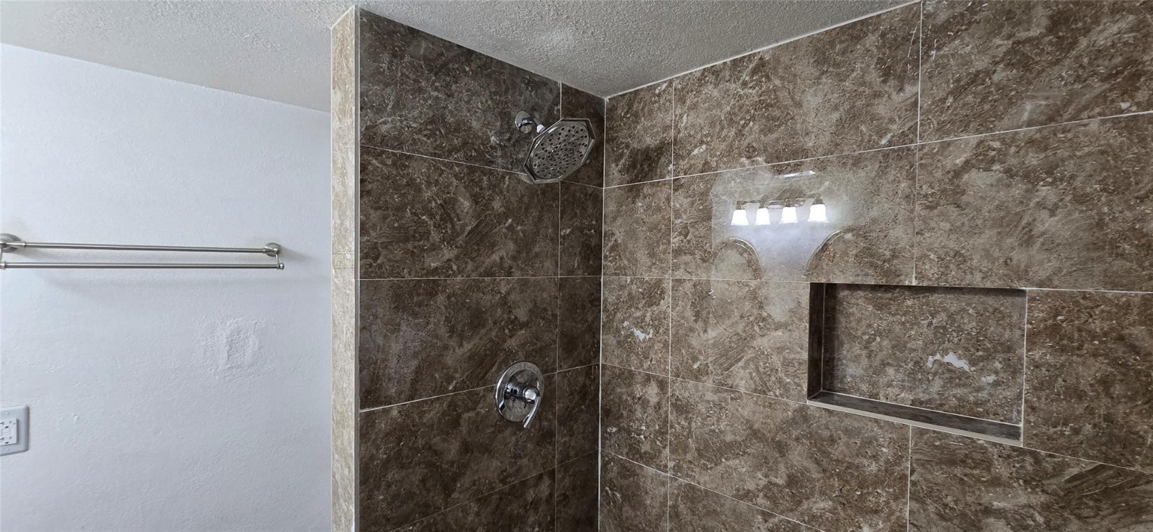 8951 N New River Canal Road 1B