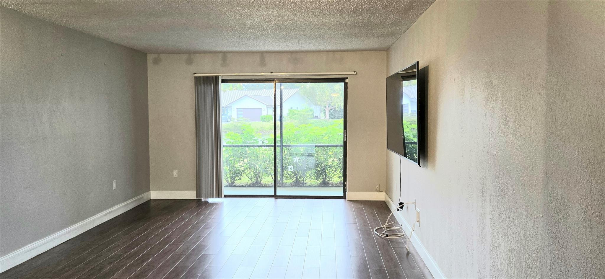 8951 N New River Canal Road 1B