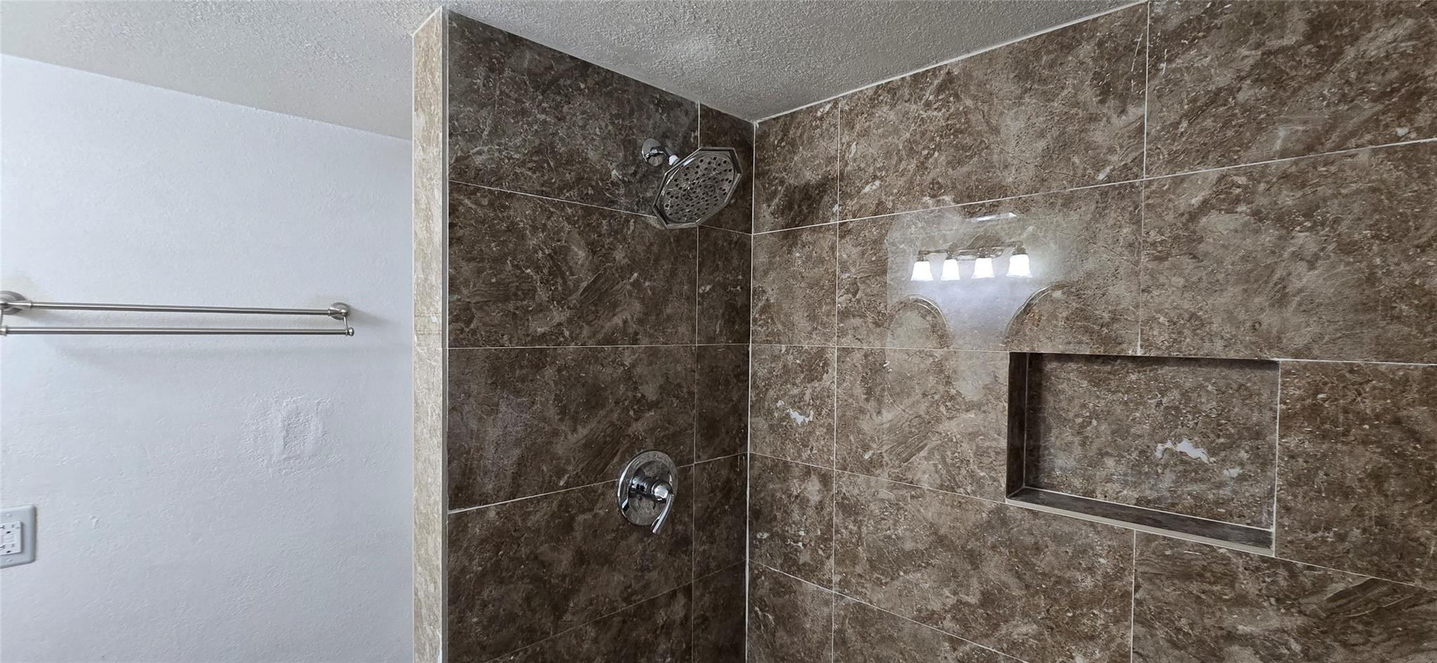 8951 N New River Canal Road 1B