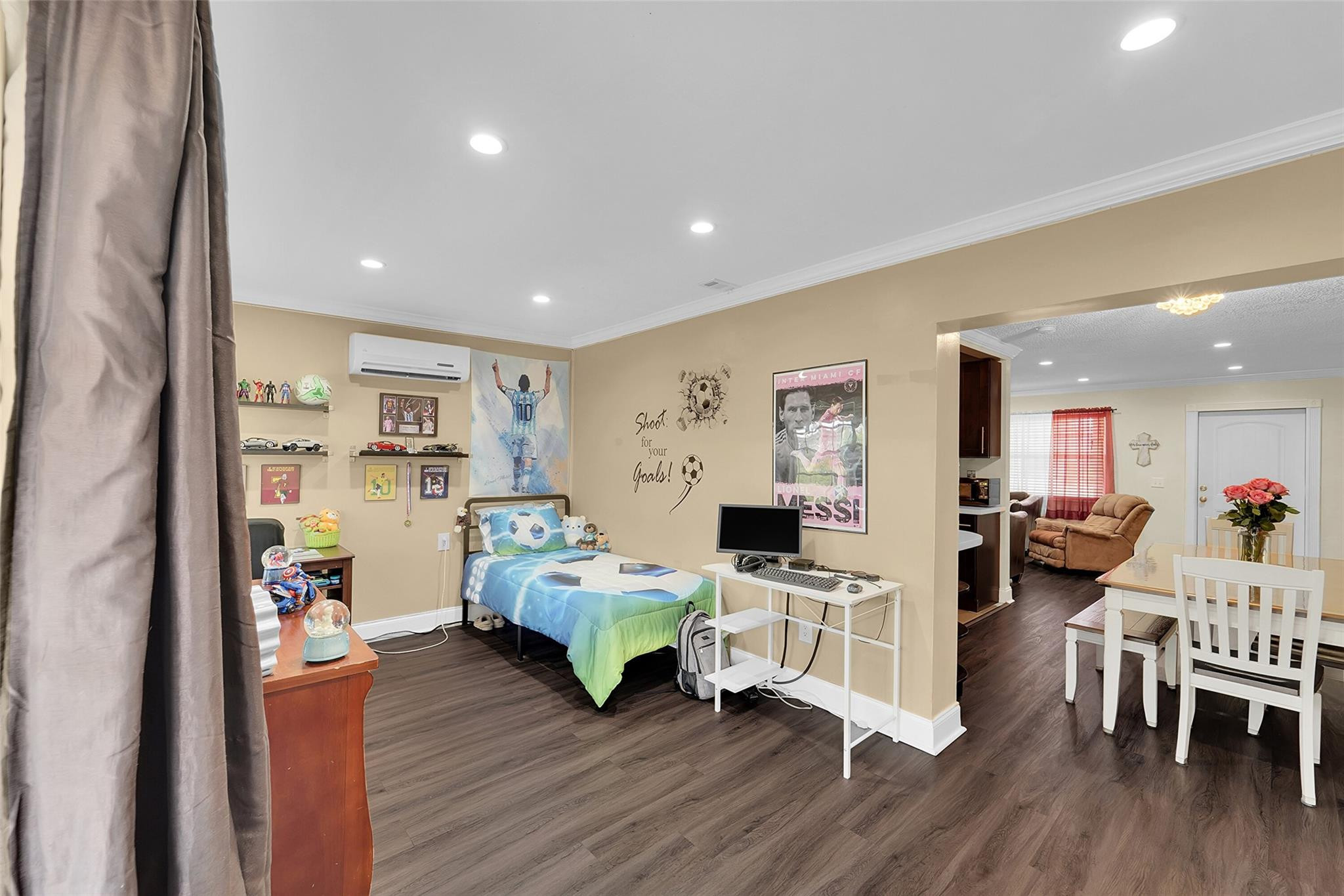 9846 NW 26th Place