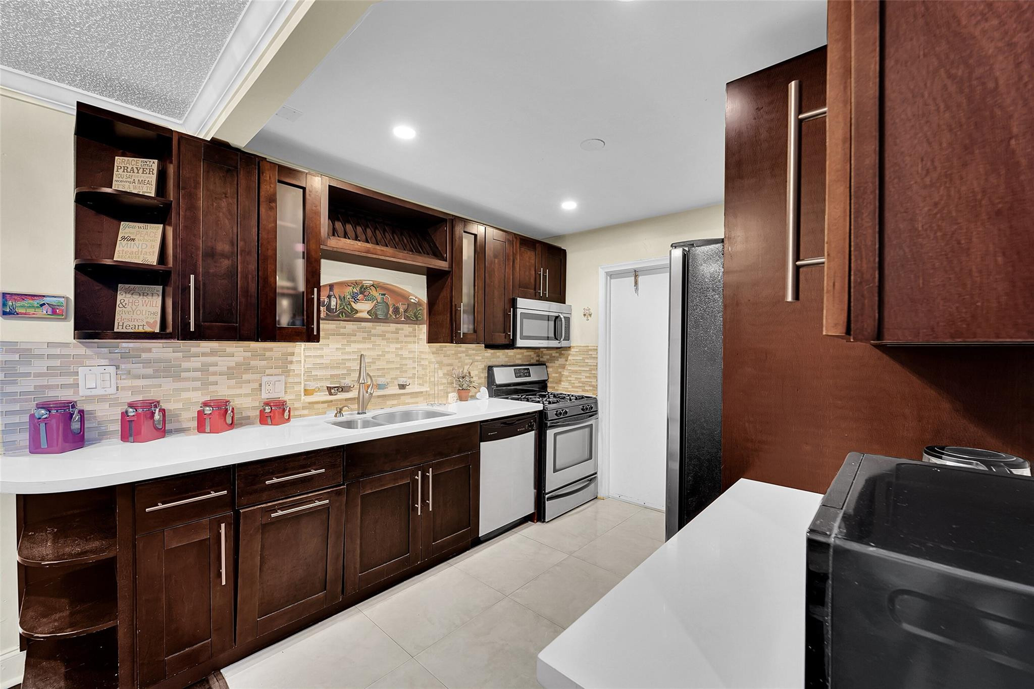 9846 NW 26th Place