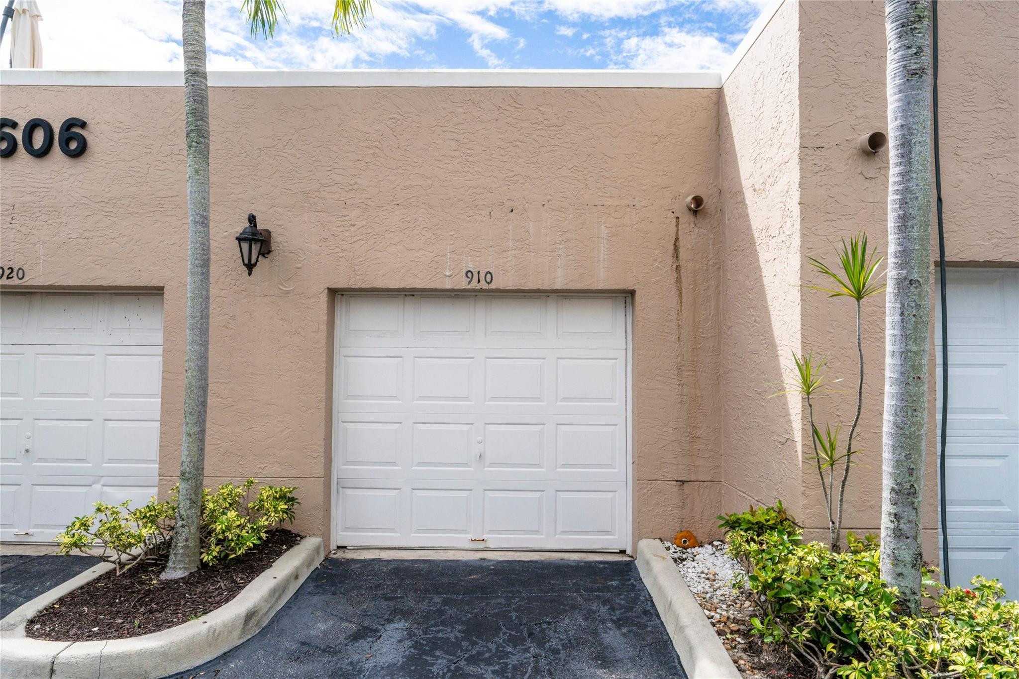 6606 Villa Sonrisa Drive 910