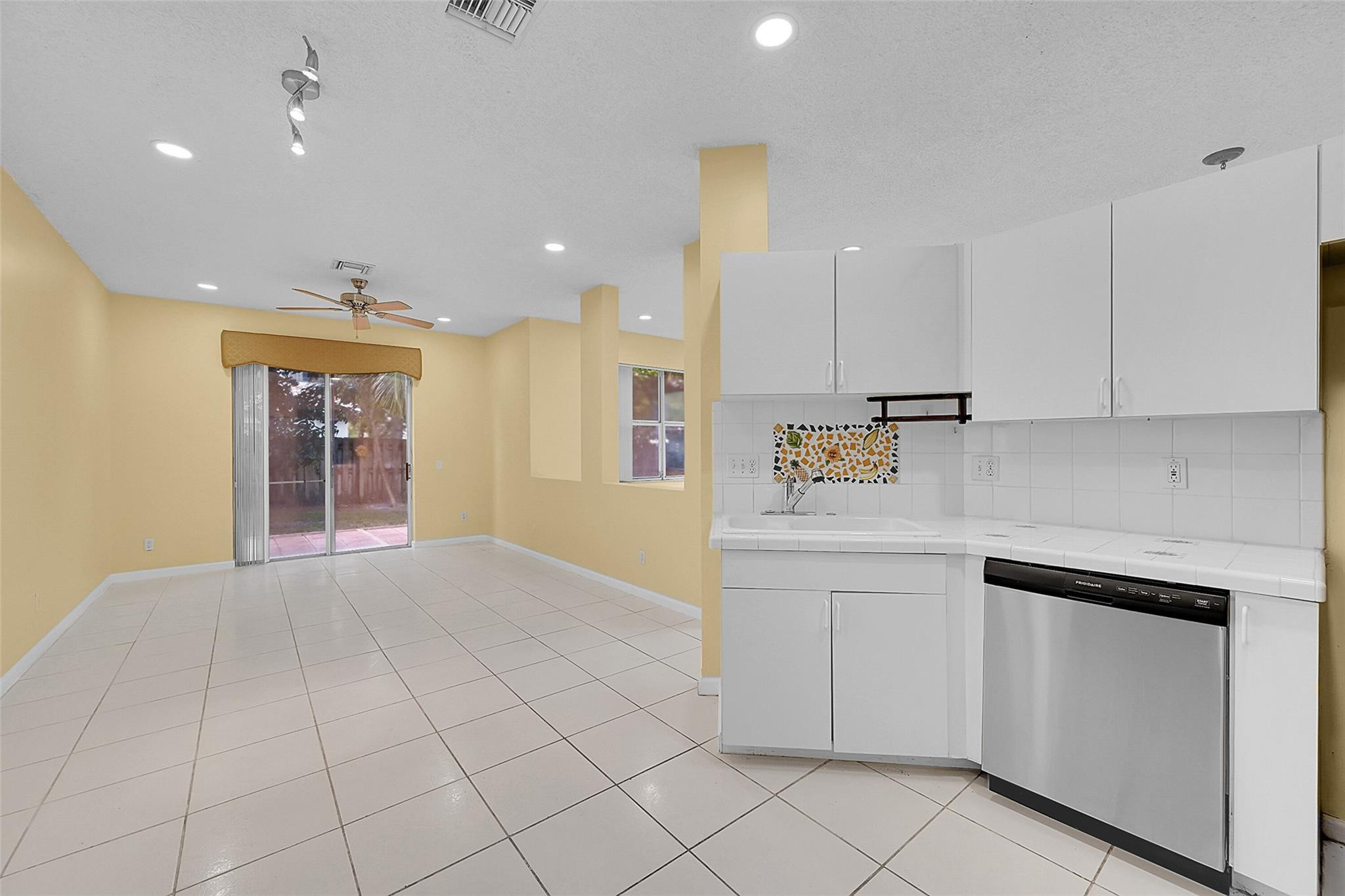 160 NW 97th Terrace