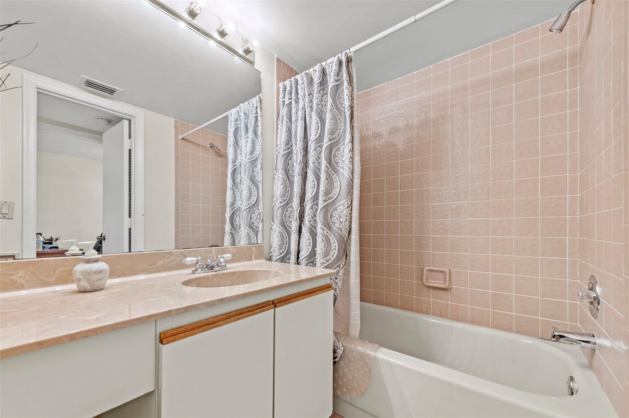 405 Liberty Court 405