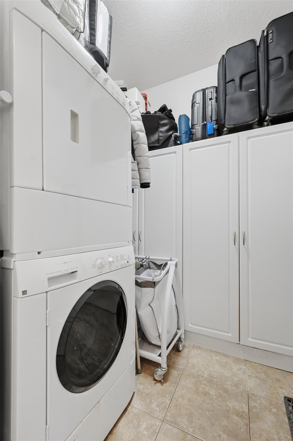 6982 Julia Gardens Drive