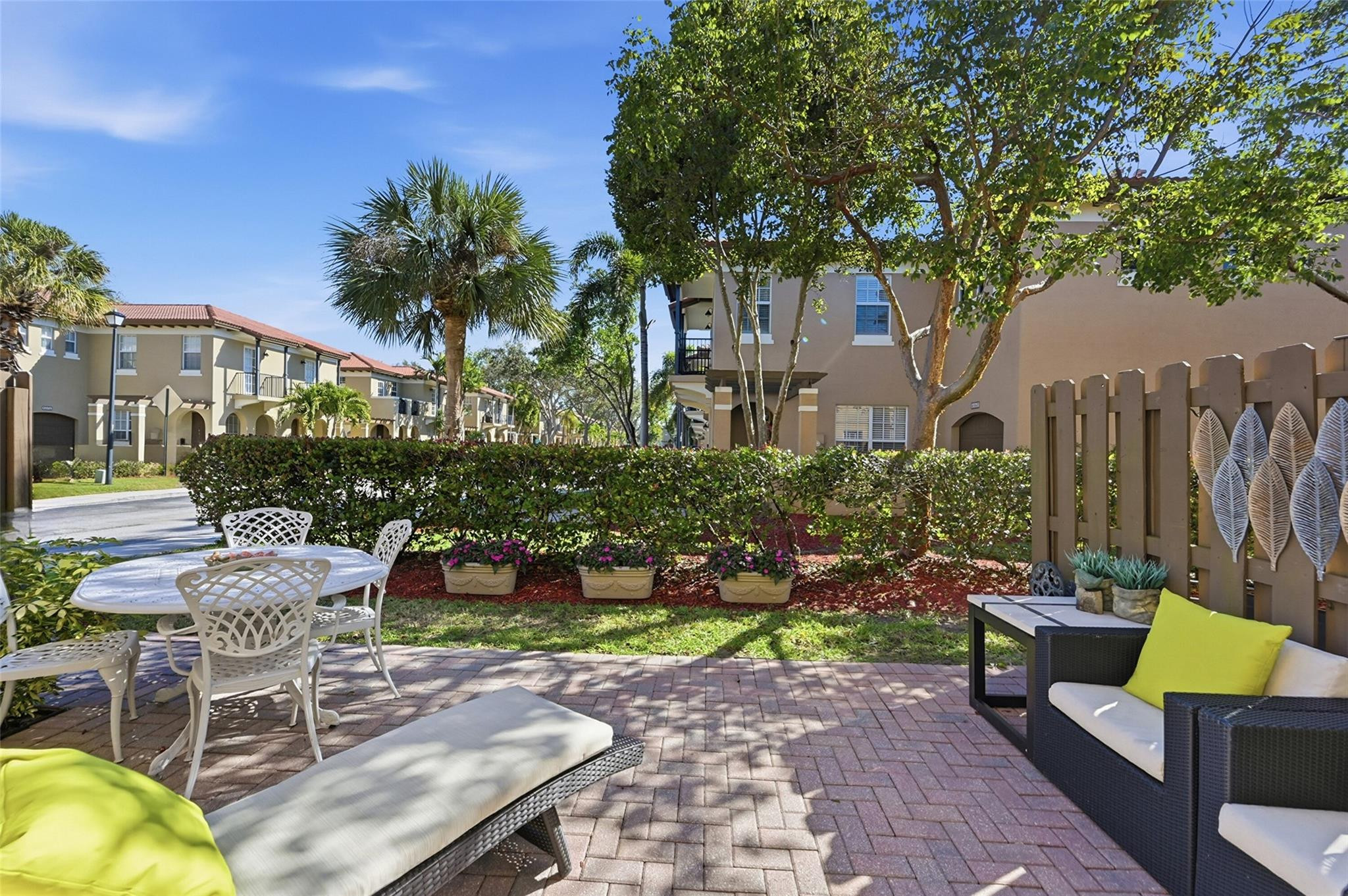 6982 Julia Gardens Drive