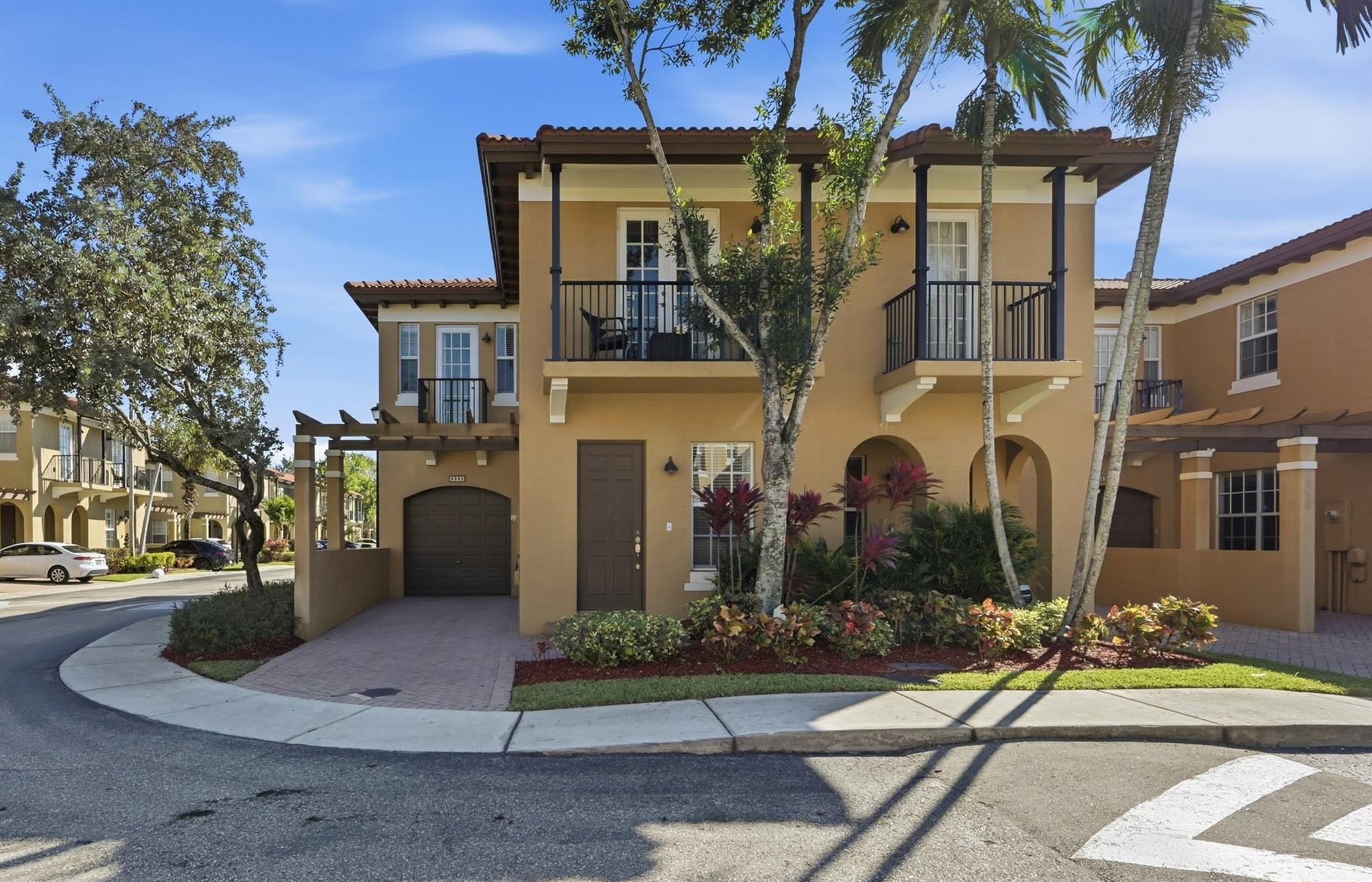 6982 Julia Gardens Drive