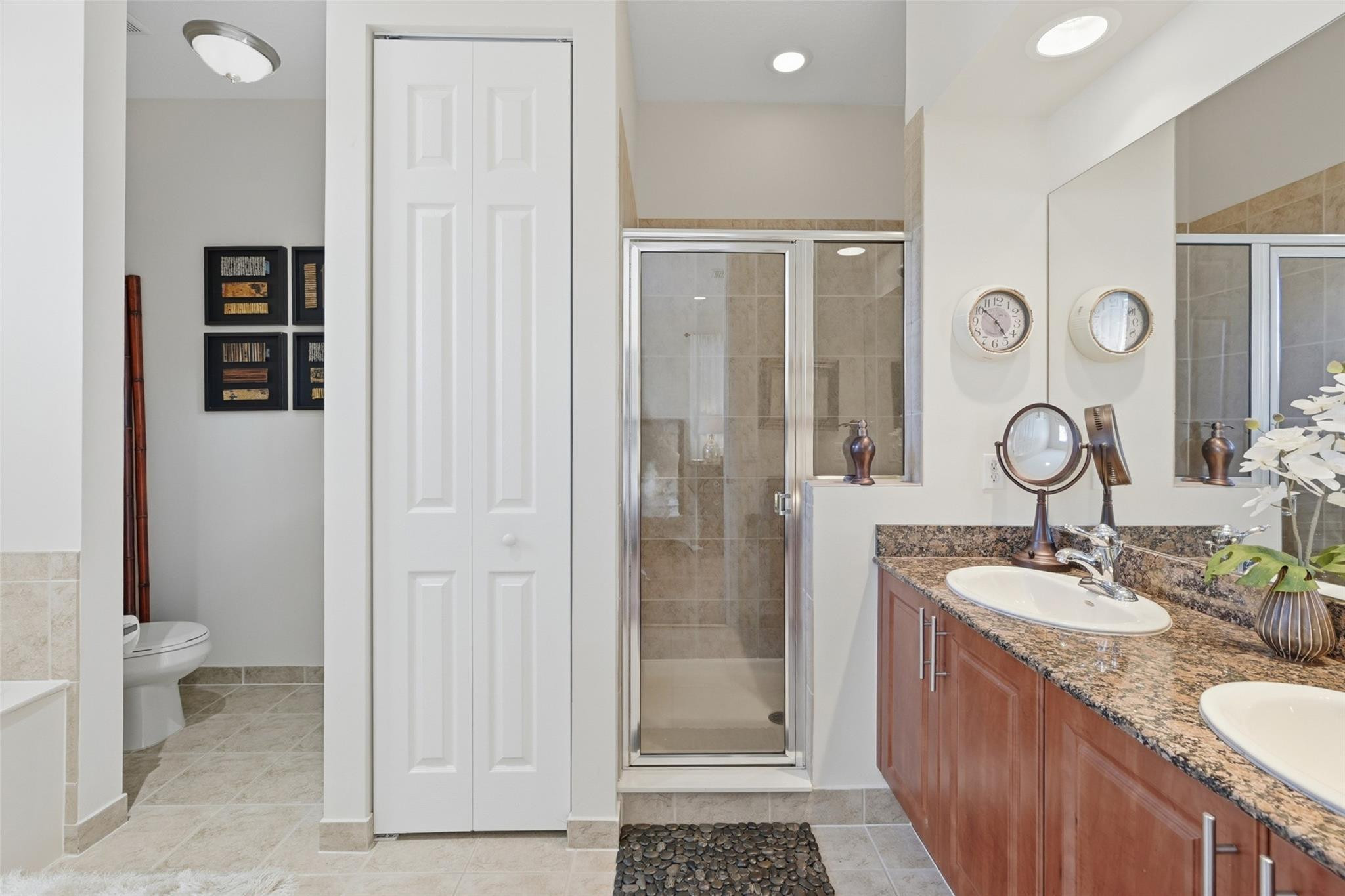 6982 Julia Gardens Drive