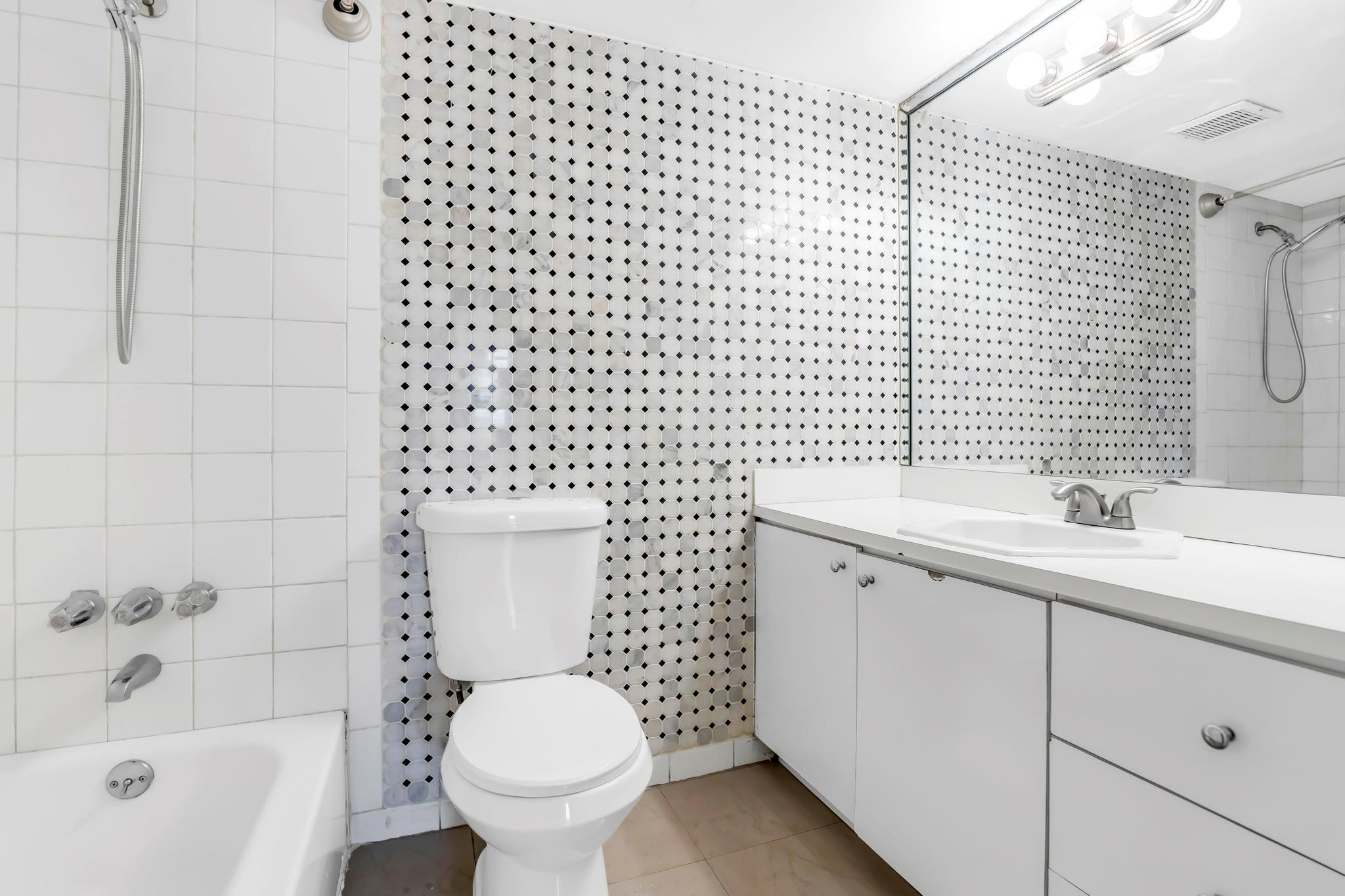 4705 NW 7th Street 307-7