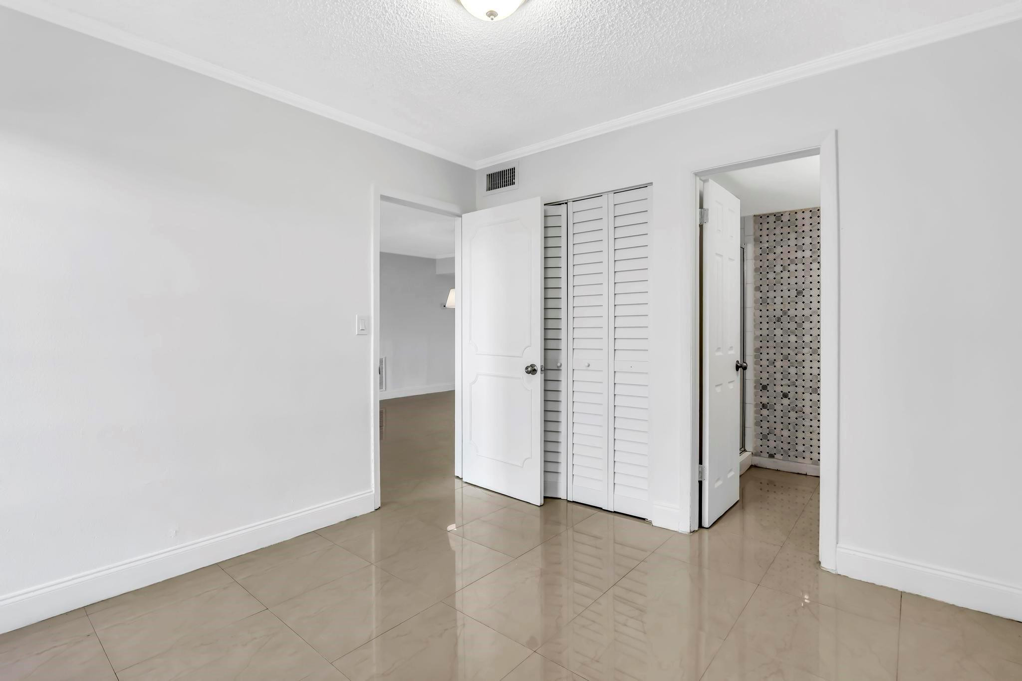 4705 NW 7th Street 307-7