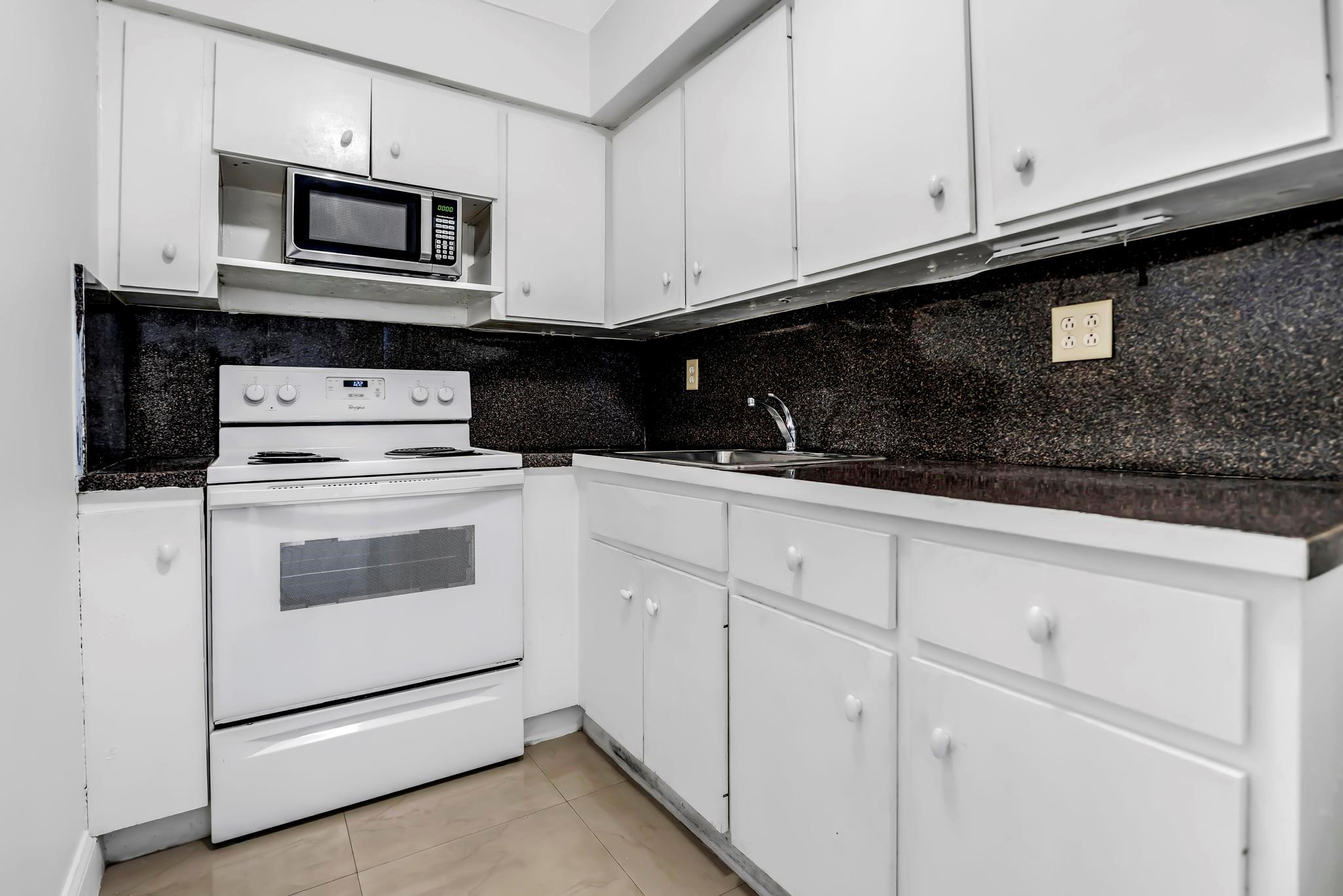 4705 NW 7th Street 307-7