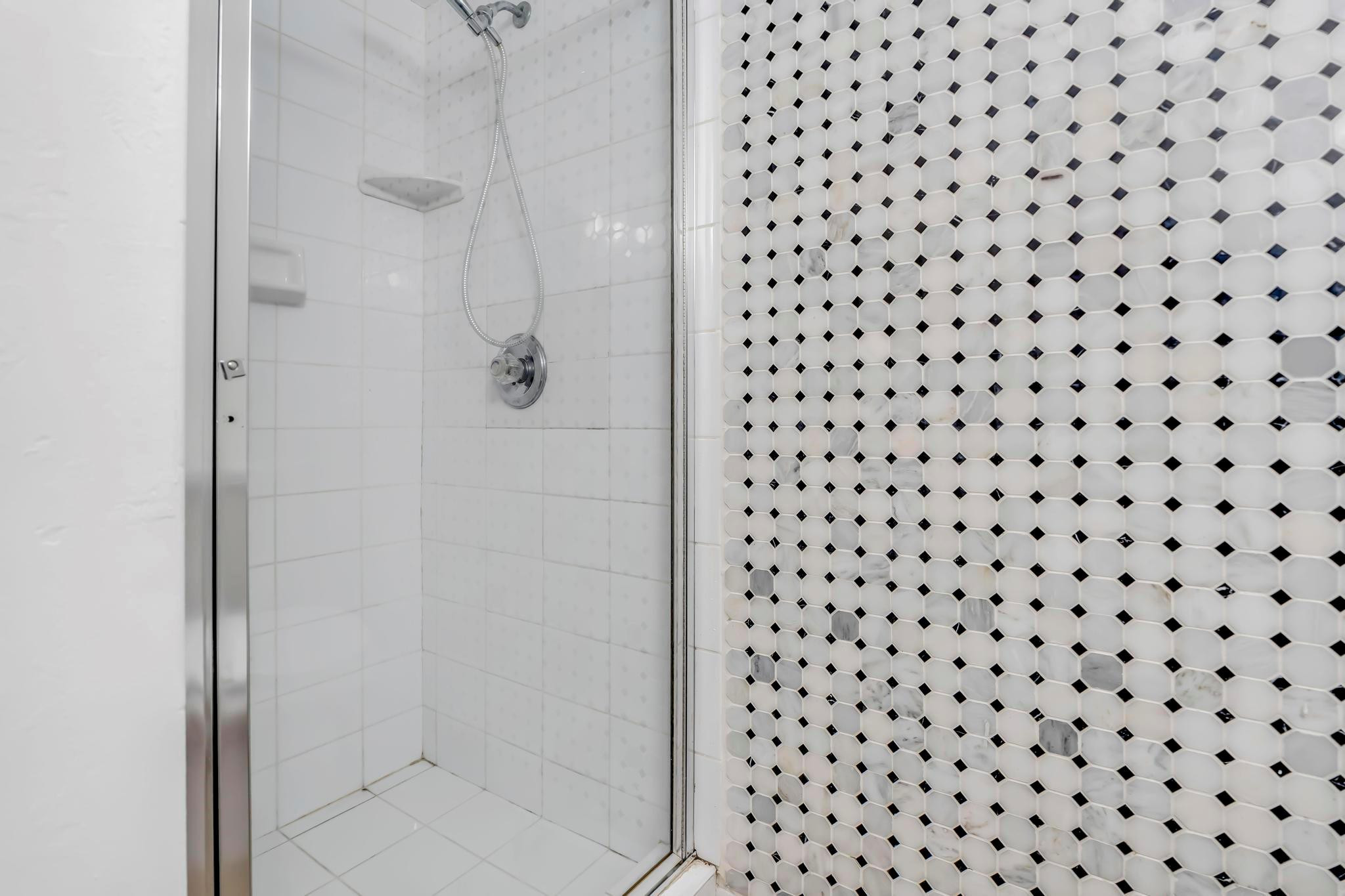 4705 NW 7th Street 307-7