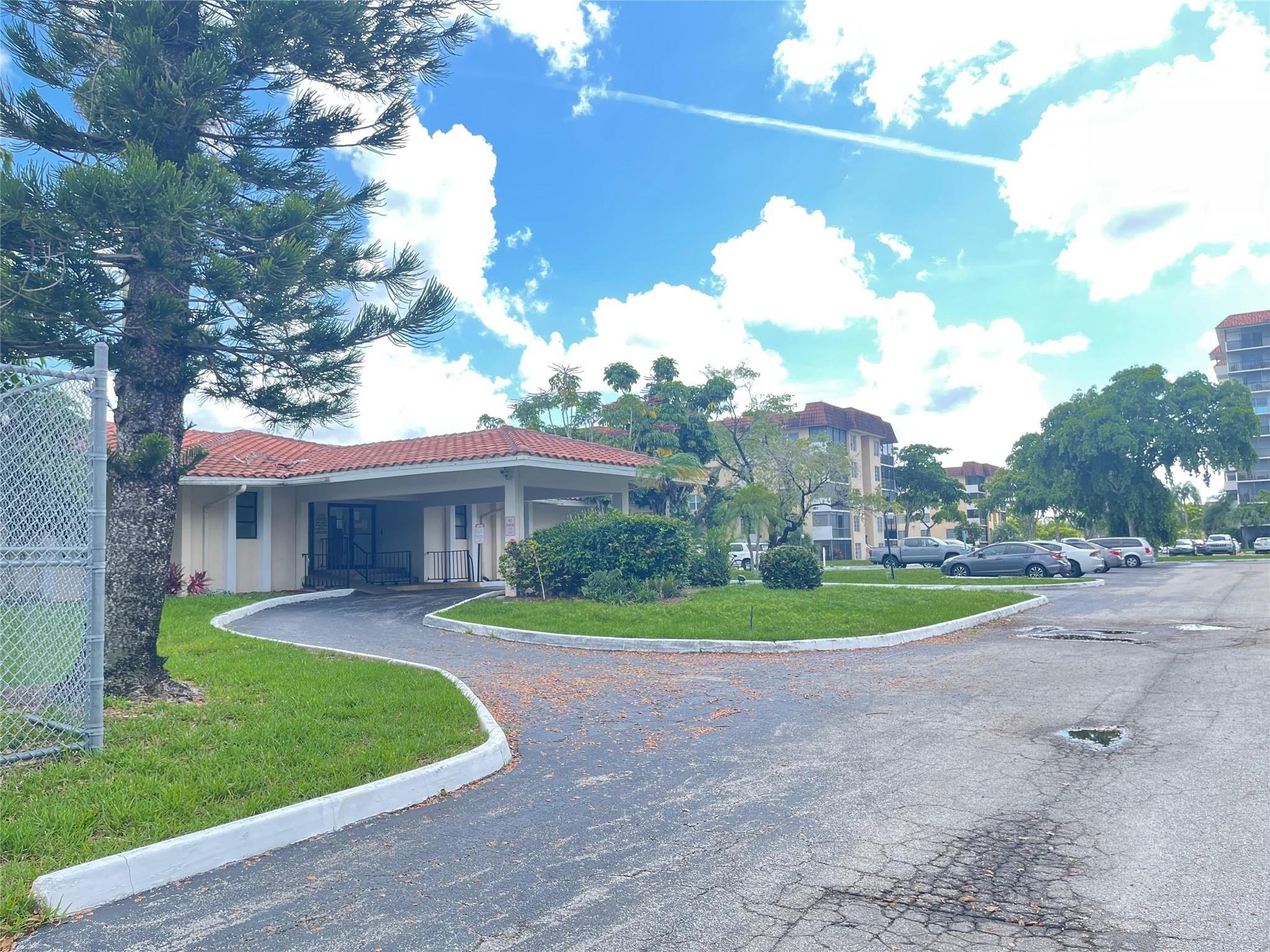 4156 Inverrary Drive 204