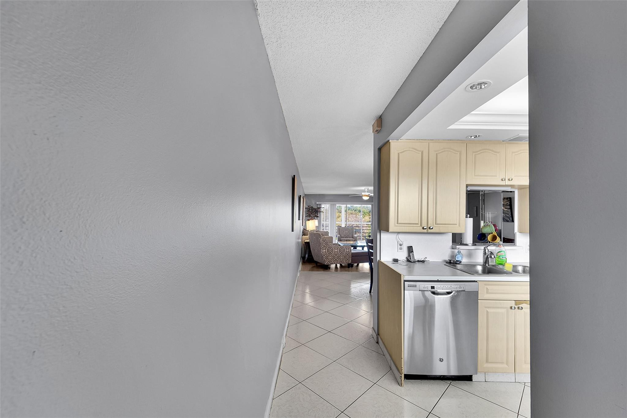 2501 Antigua Terrace D