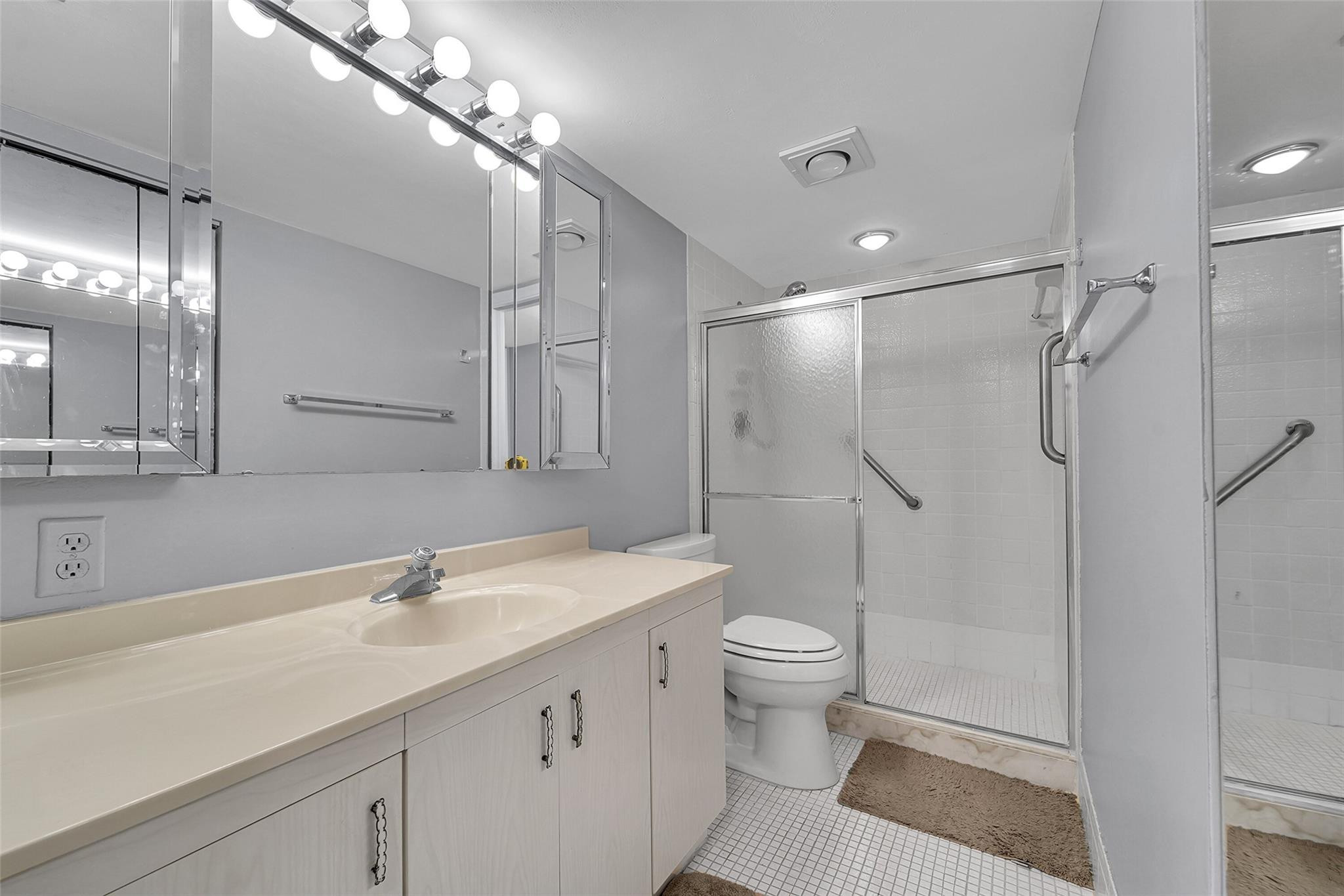 2501 Antigua Terrace D