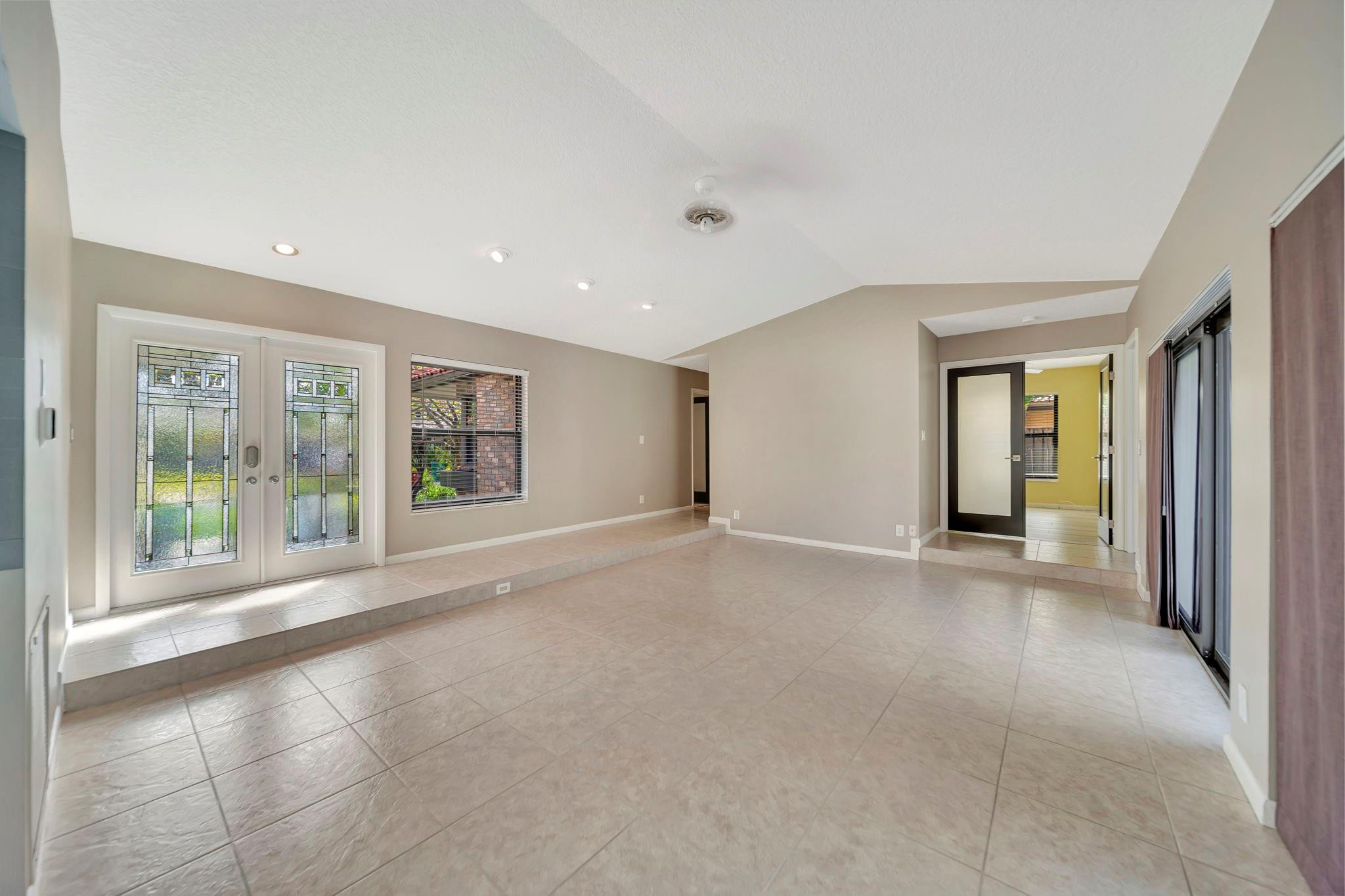 5368 NW 64 Way, Coral Springs