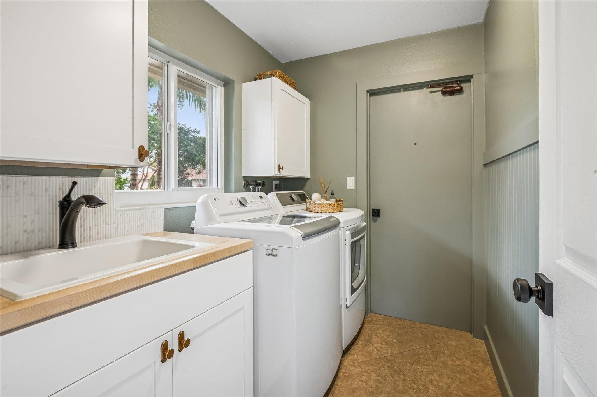 10920 NW 17th Place