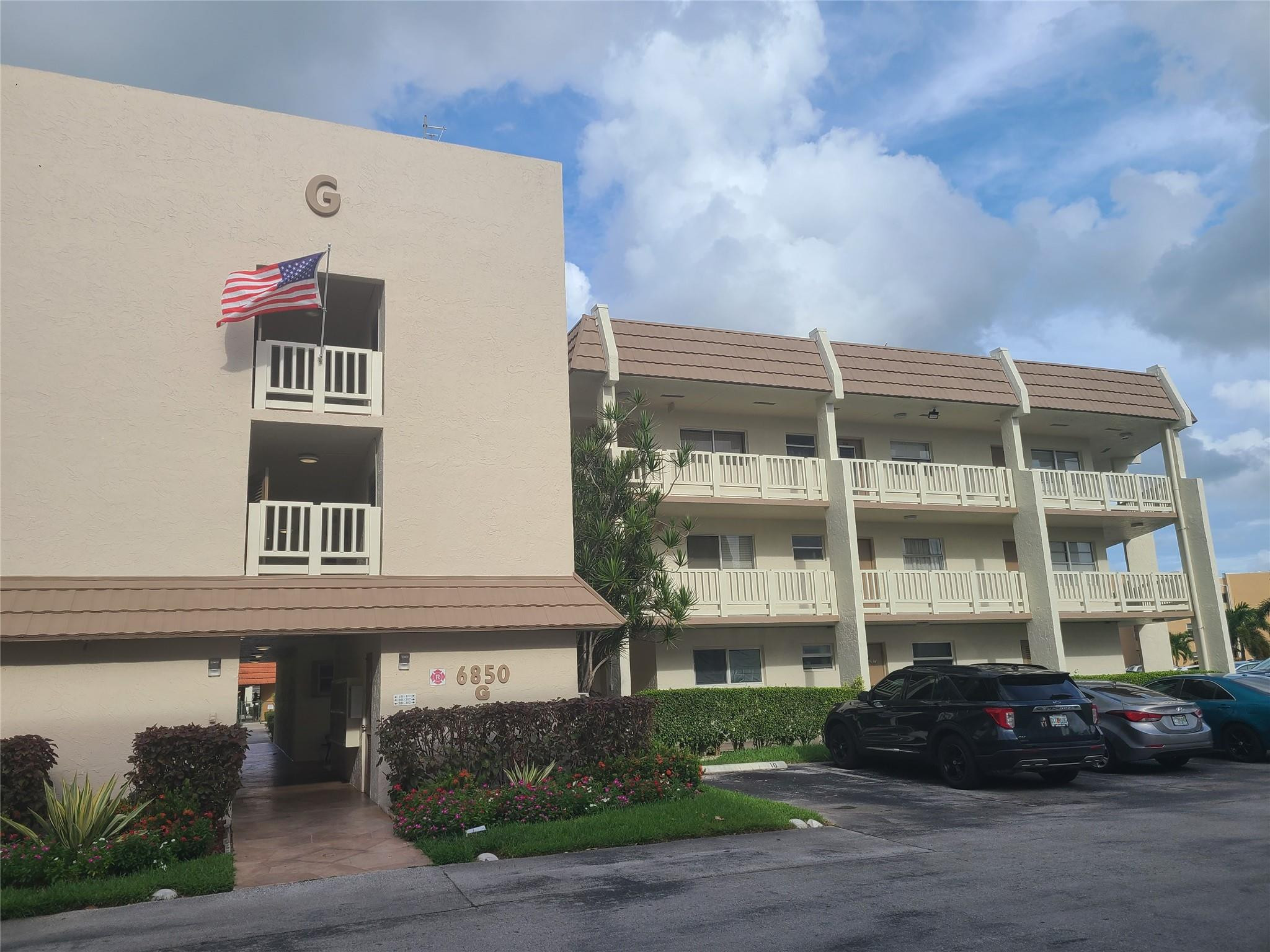 6850 Royal Palm Boulevard 212